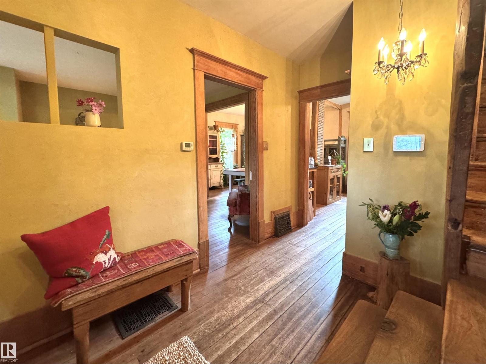 7024 105A ST NW, Edmonton