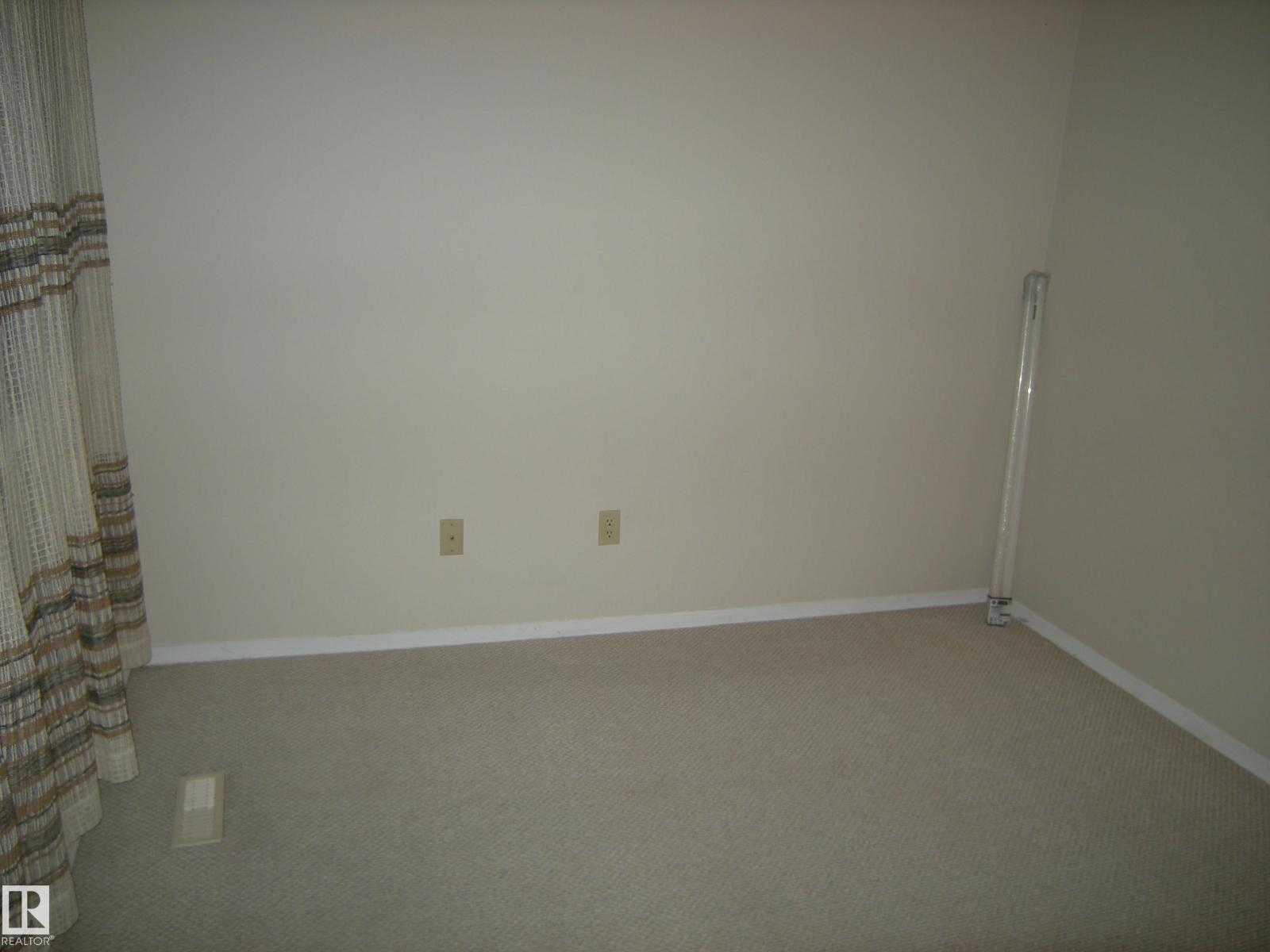 #59 7604 29 AV NW - 10