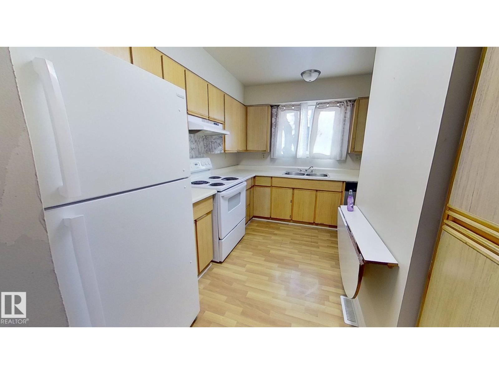#59 7604 29 AV NW - 4