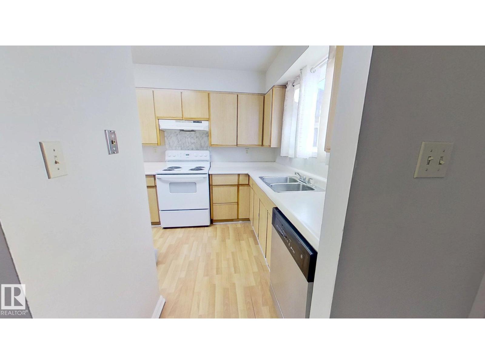 #59 7604 29 AV NW - 5