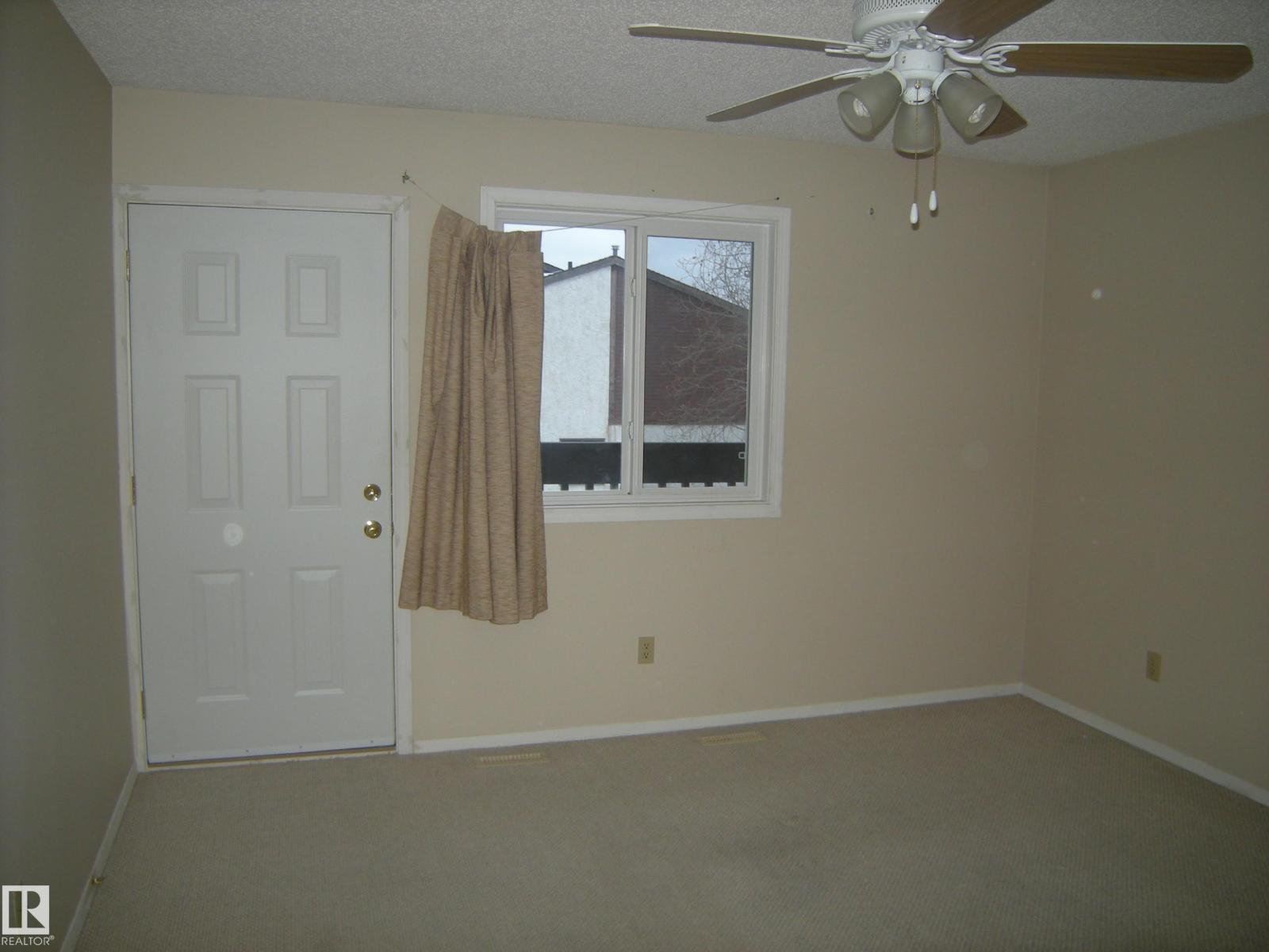 #59 7604 29 AV NW - 9
