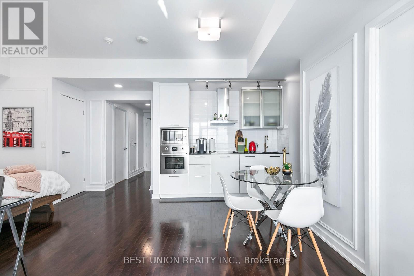#6406 14 YORK STREET - 12