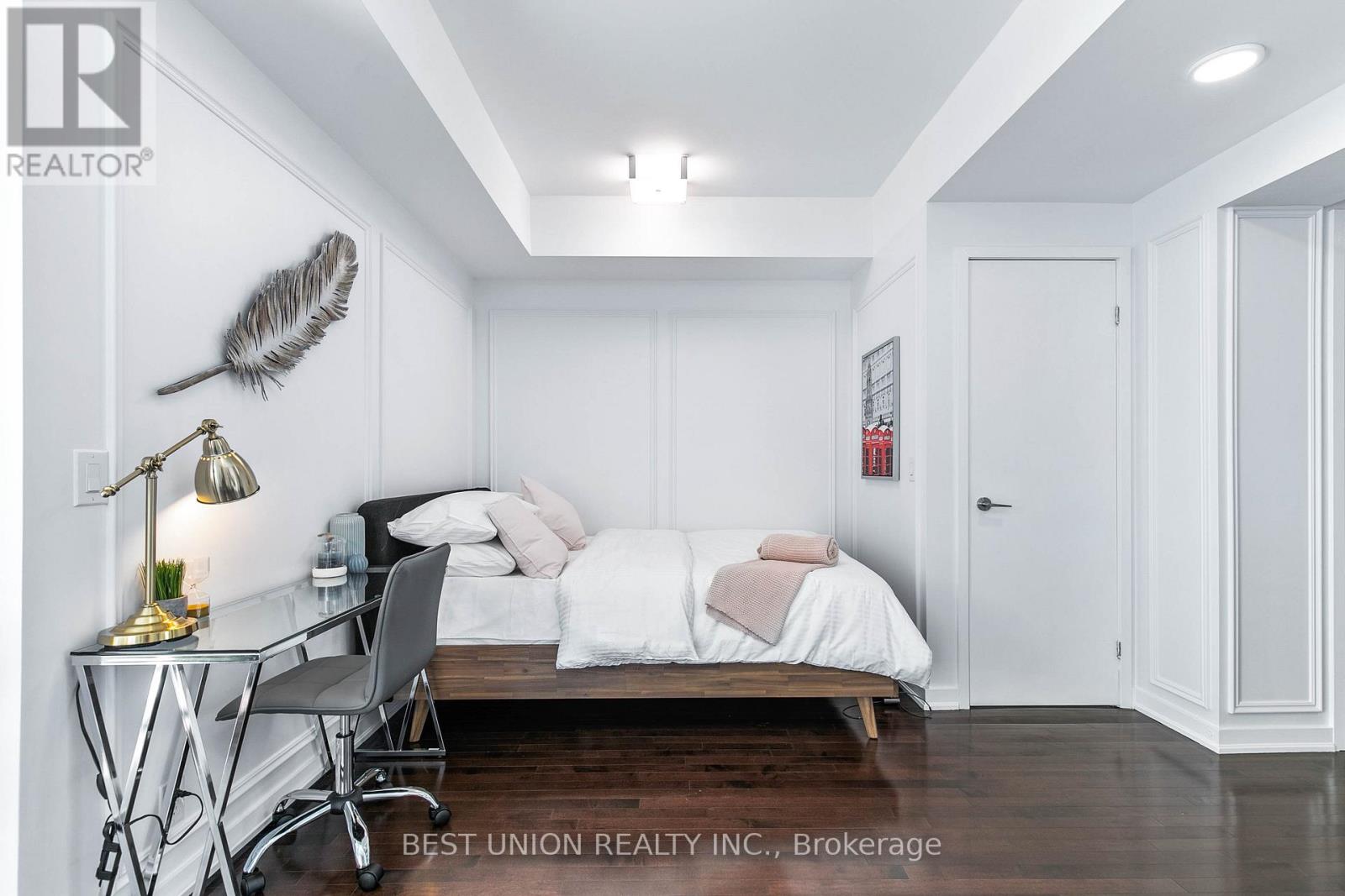 #6406 14 YORK STREET - 13