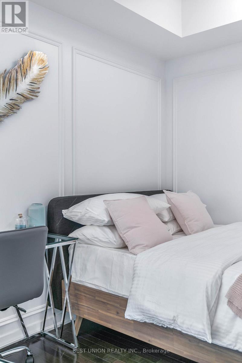 #6406 14 YORK STREET - 18