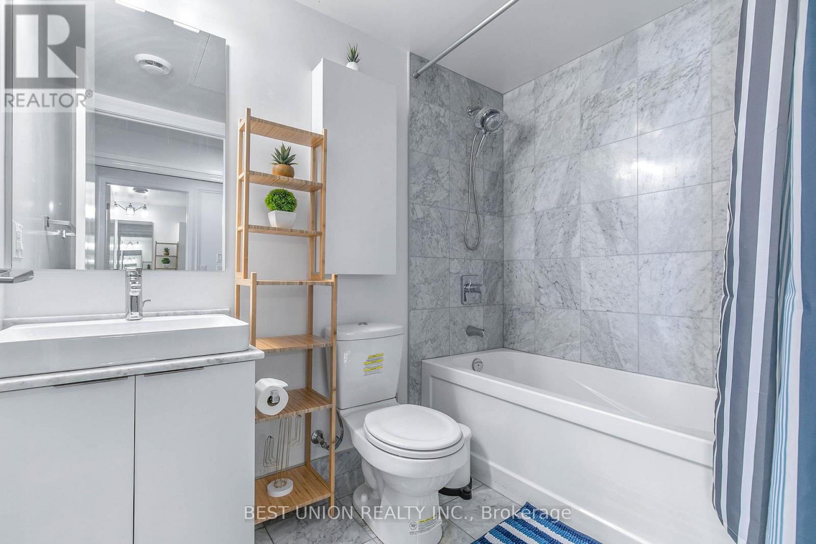 #6406 14 YORK STREET - 25