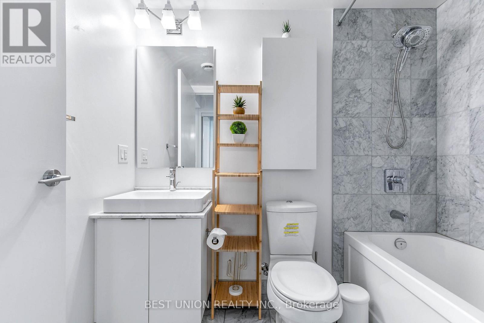 #6406 14 YORK STREET - 26
