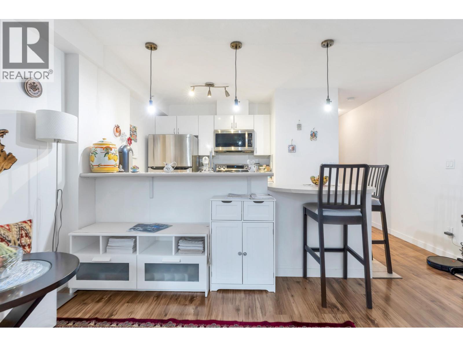 311 528 ROCHESTER AVENUE, Coquitlam