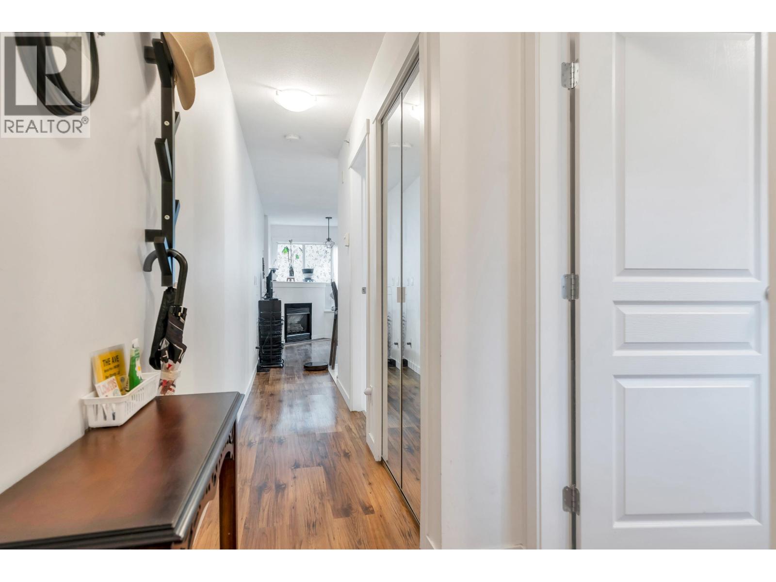 311 528 ROCHESTER AVENUE, Coquitlam