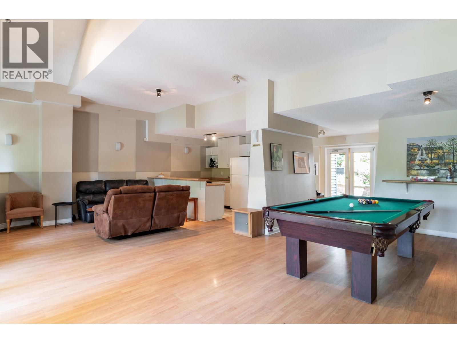 311 528 ROCHESTER AVENUE, Coquitlam