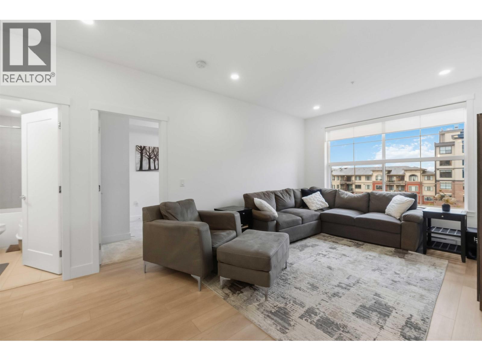 415 22633 SELKIRK AVENUE, Maple Ridge