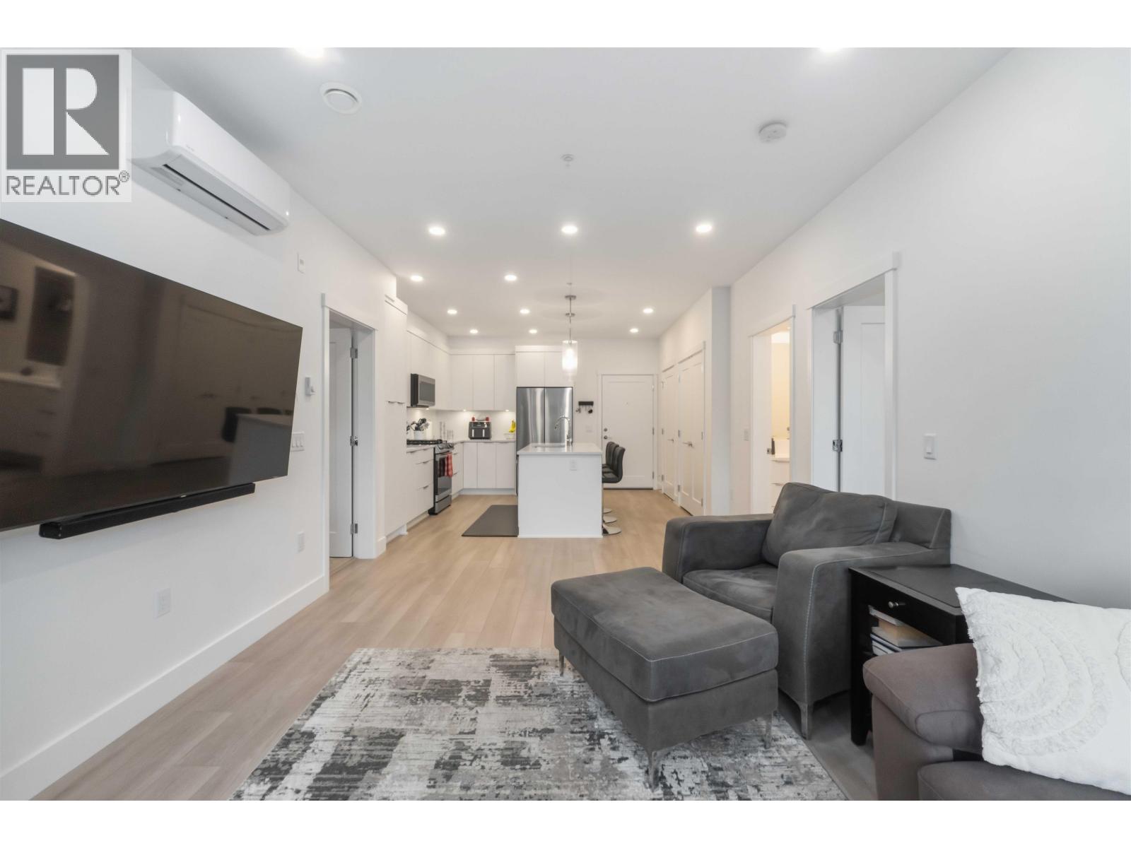 415 22633 SELKIRK AVENUE, Maple Ridge