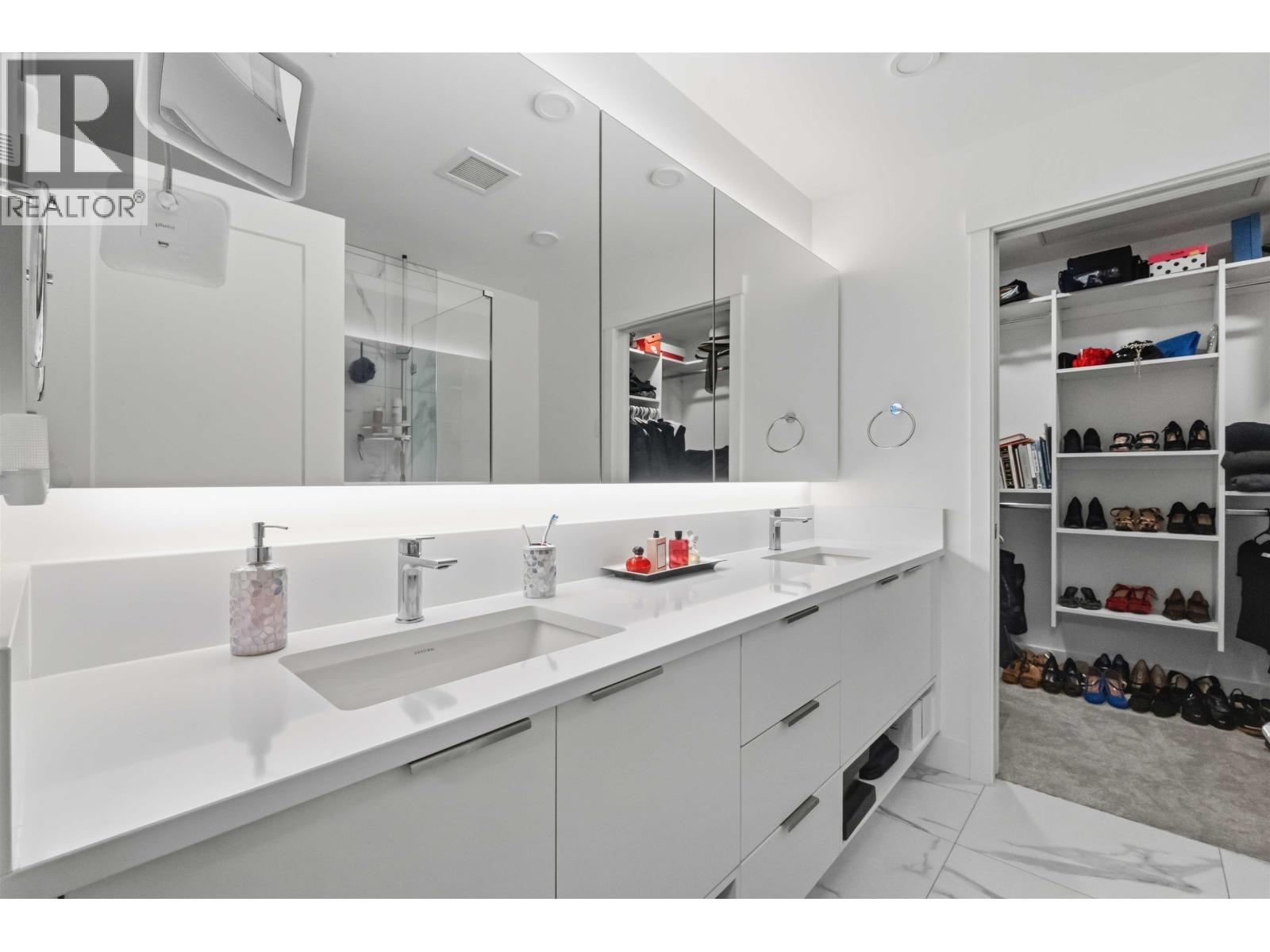 415 22633 SELKIRK AVENUE, Maple Ridge