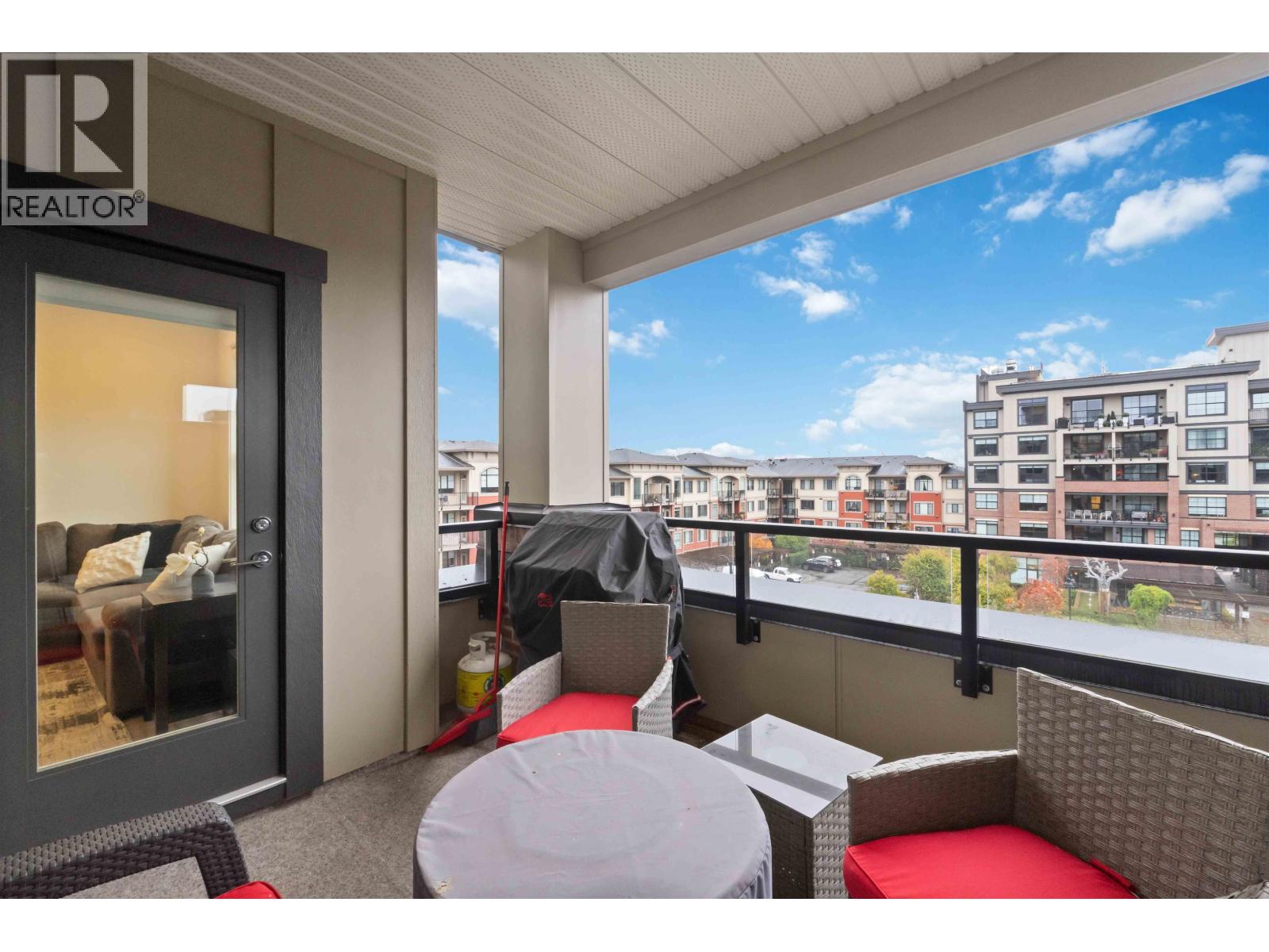 415 22633 SELKIRK AVENUE, Maple Ridge