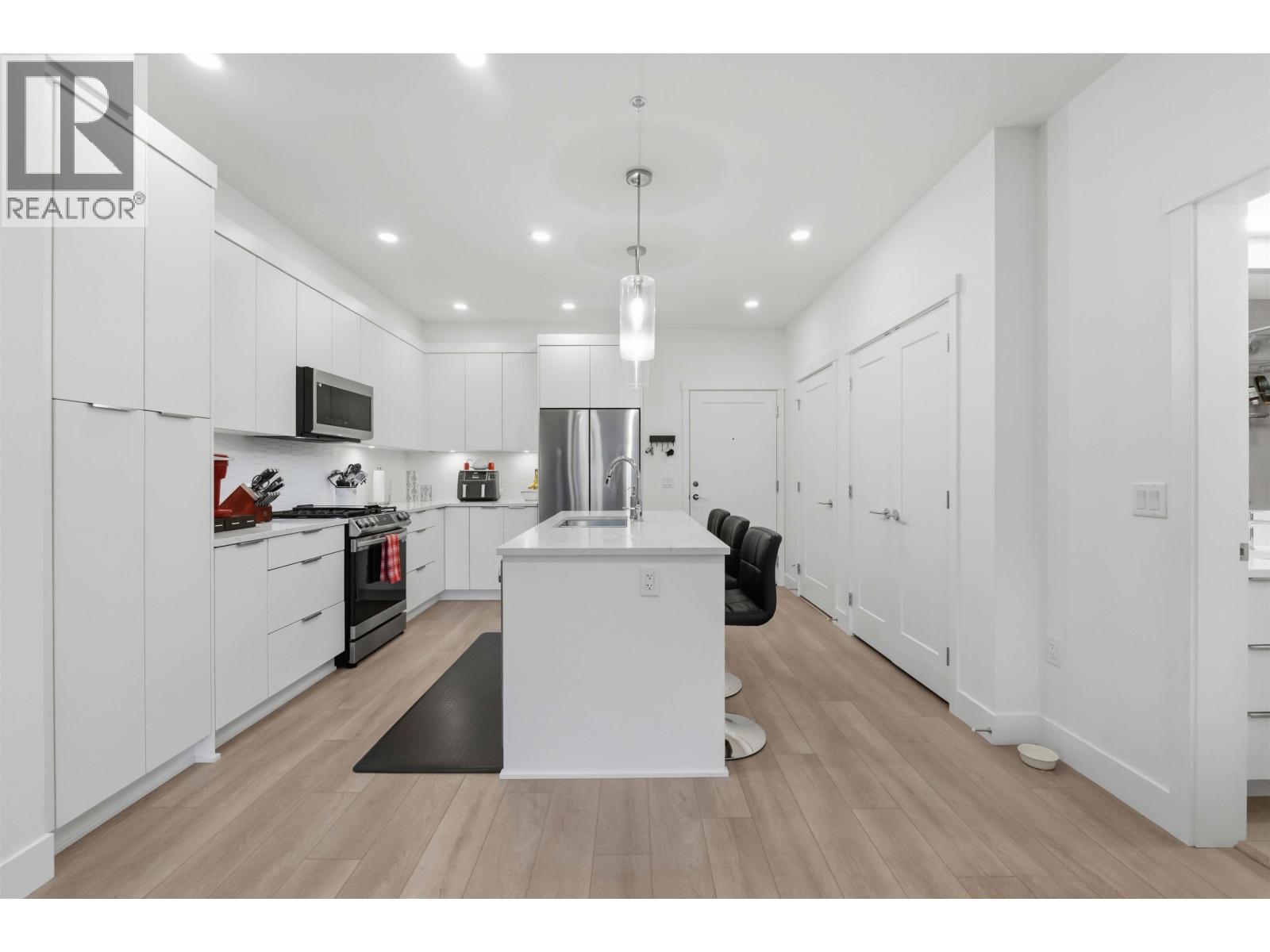 415 22633 SELKIRK AVENUE, Maple Ridge