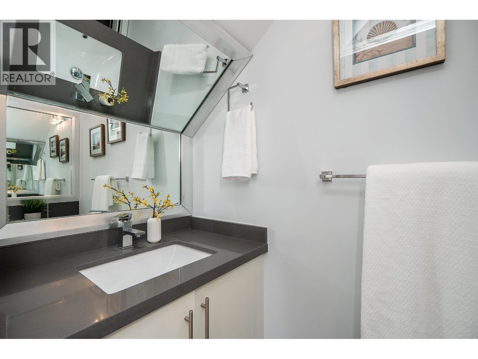 201 3488 SEFTON STREET, Port Coquitlam