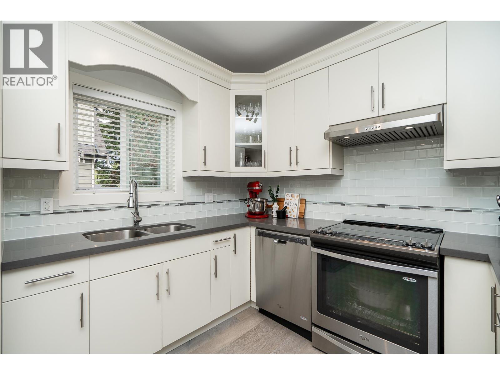 201 3488 SEFTON STREET, Port Coquitlam