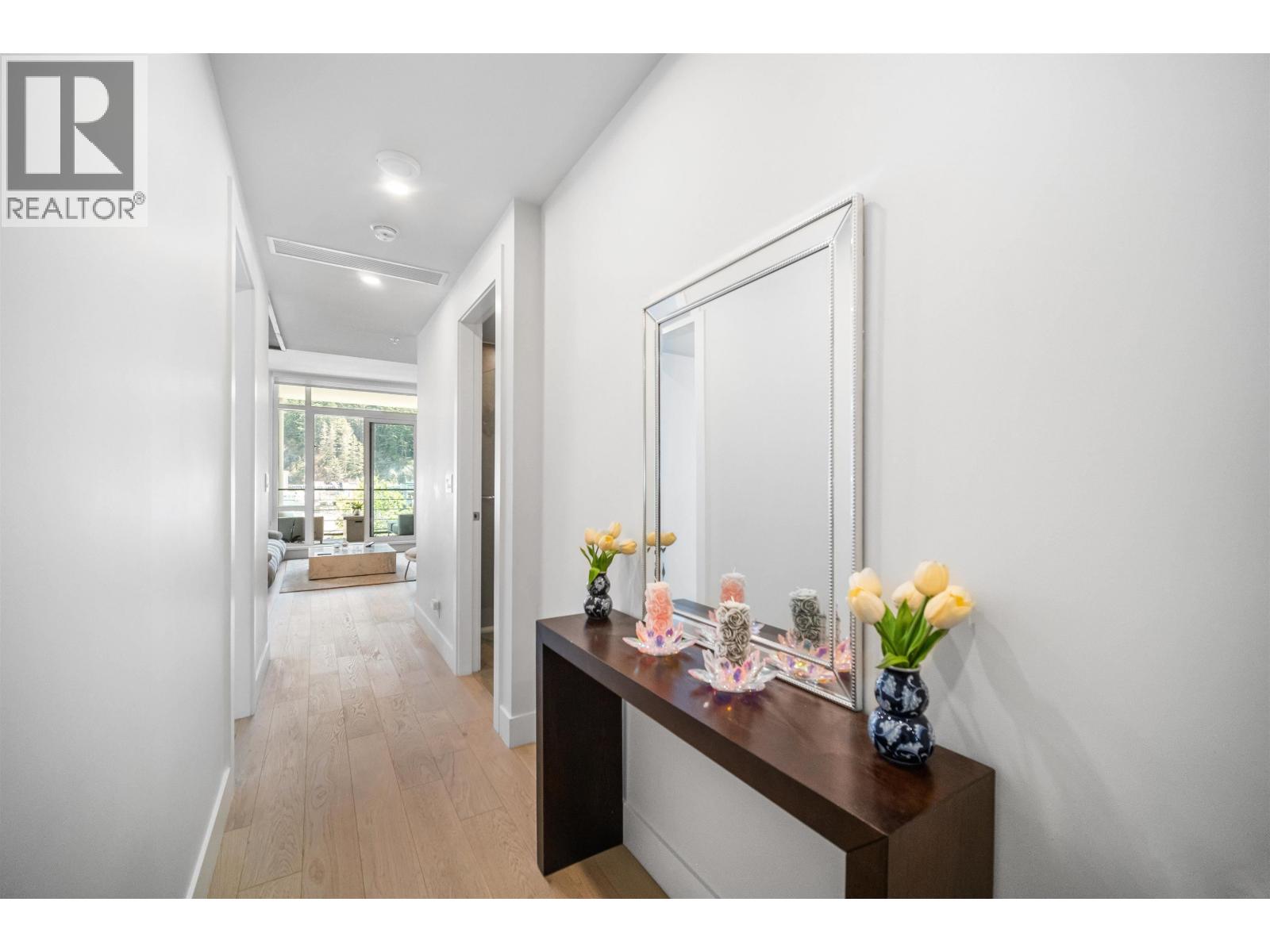 301 6697 NELSON AVENUE, West Vancouver