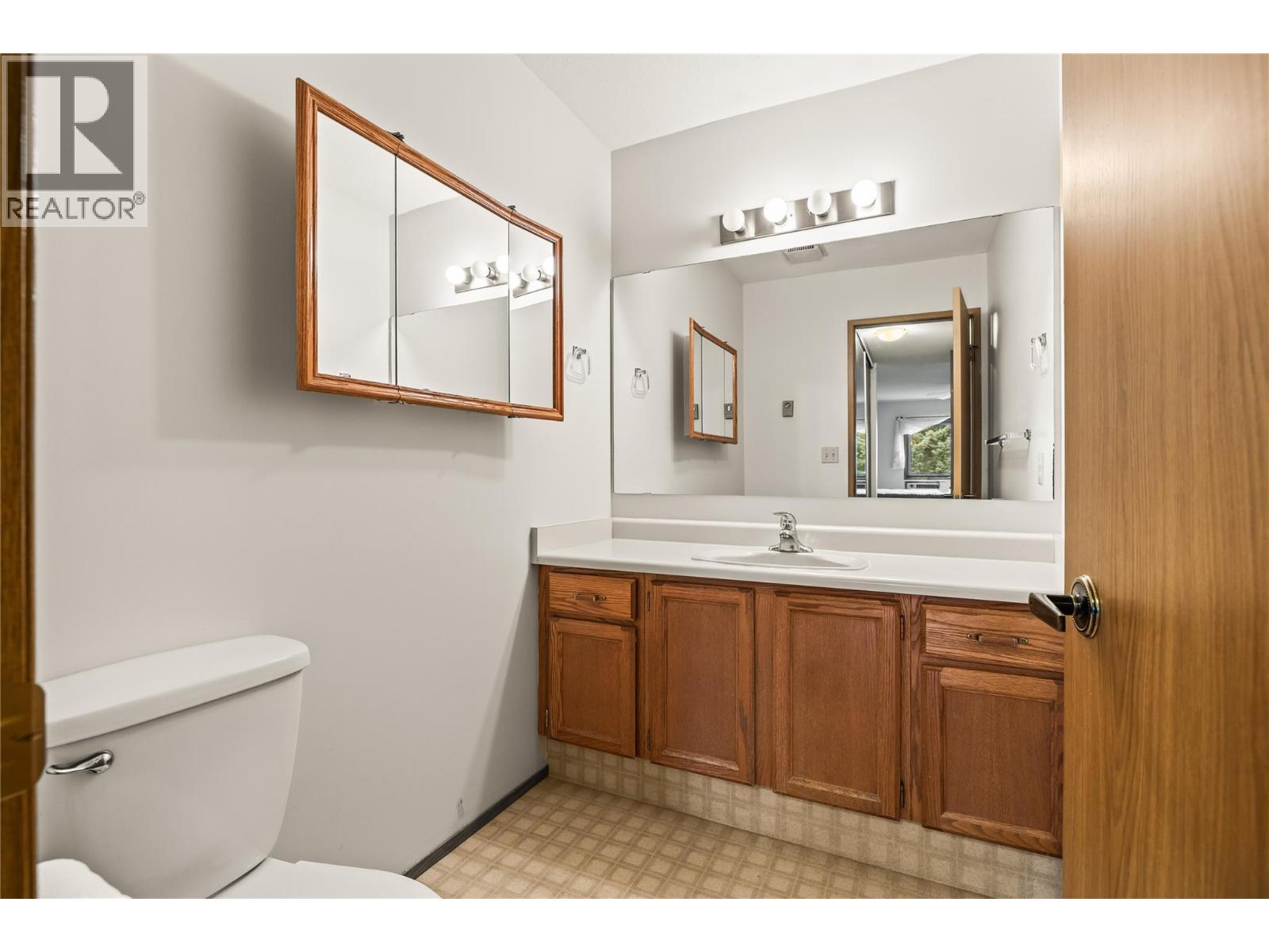 306 2110 Hoy Street, Kelowna