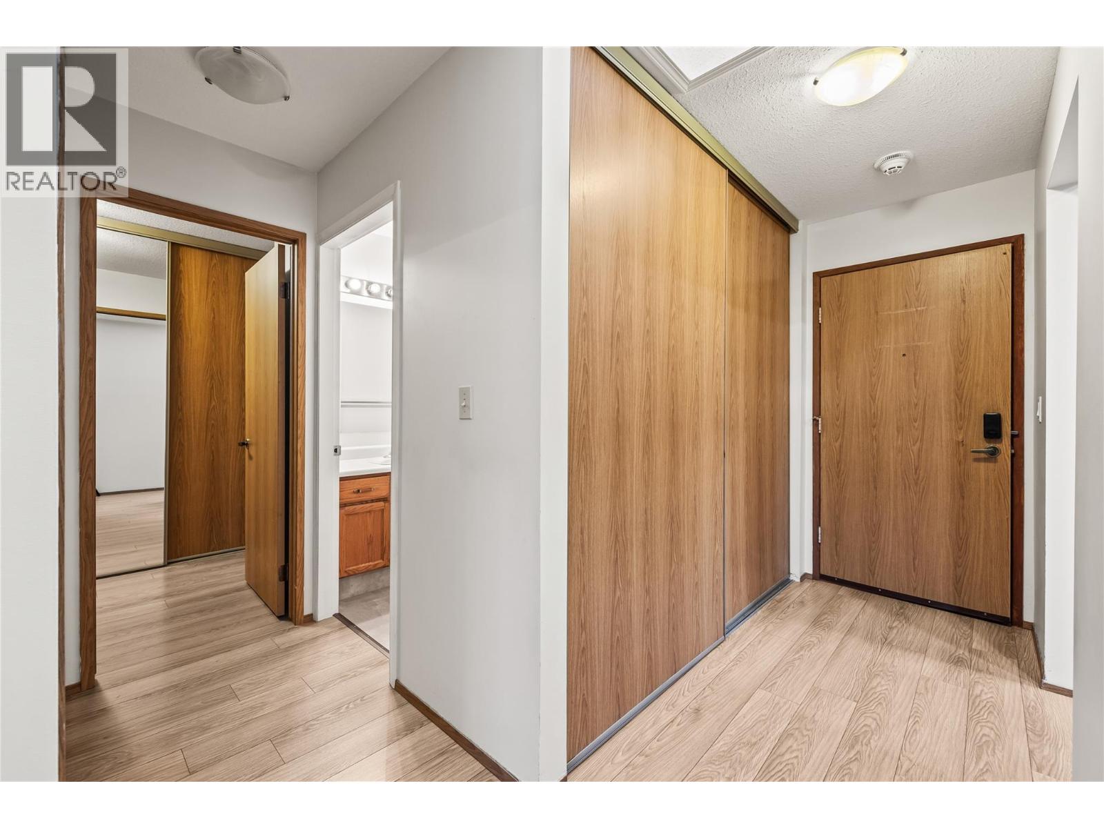 306 2110 Hoy Street, Kelowna