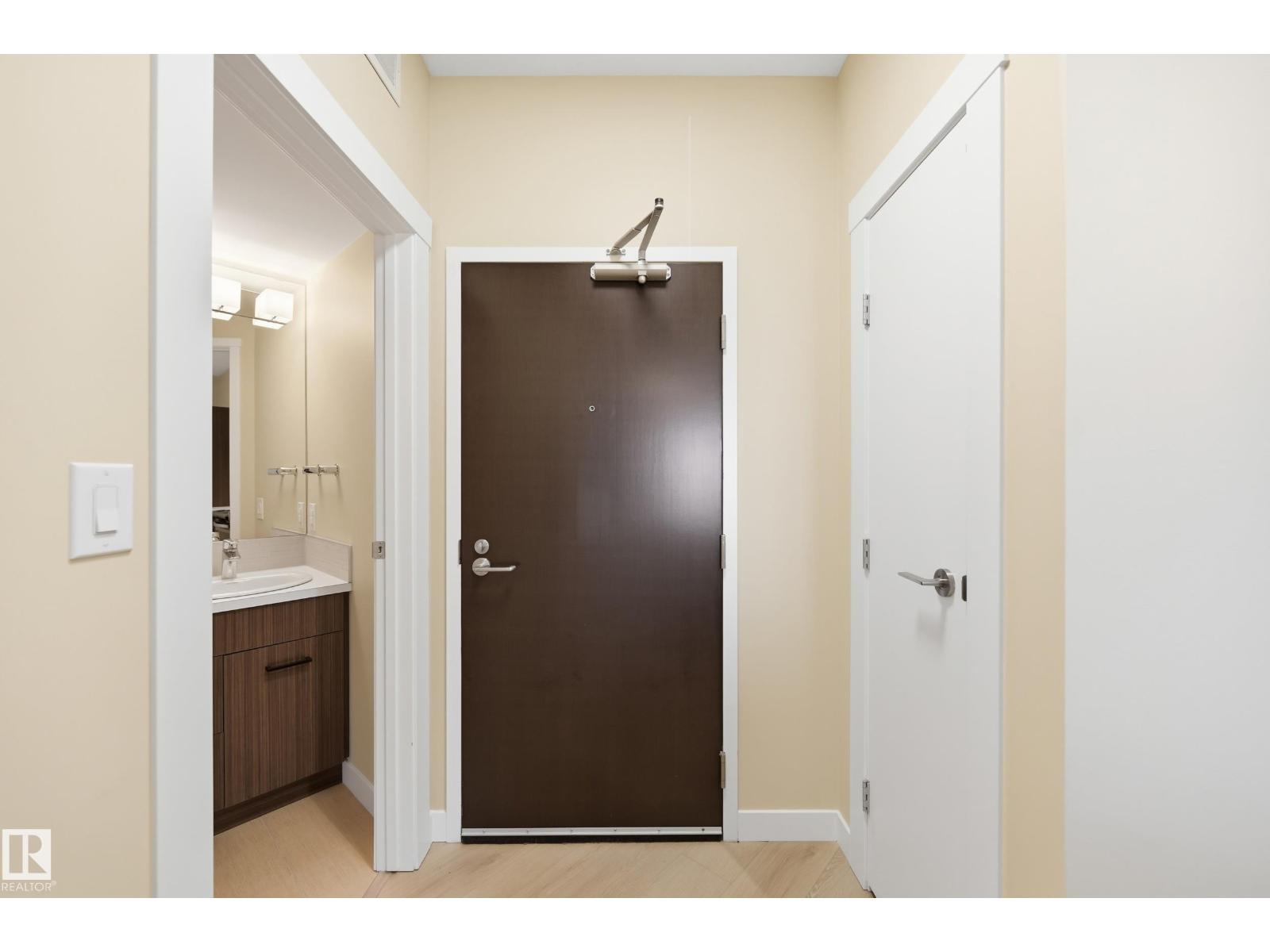 #1306 10410 102 AV NW, Edmonton