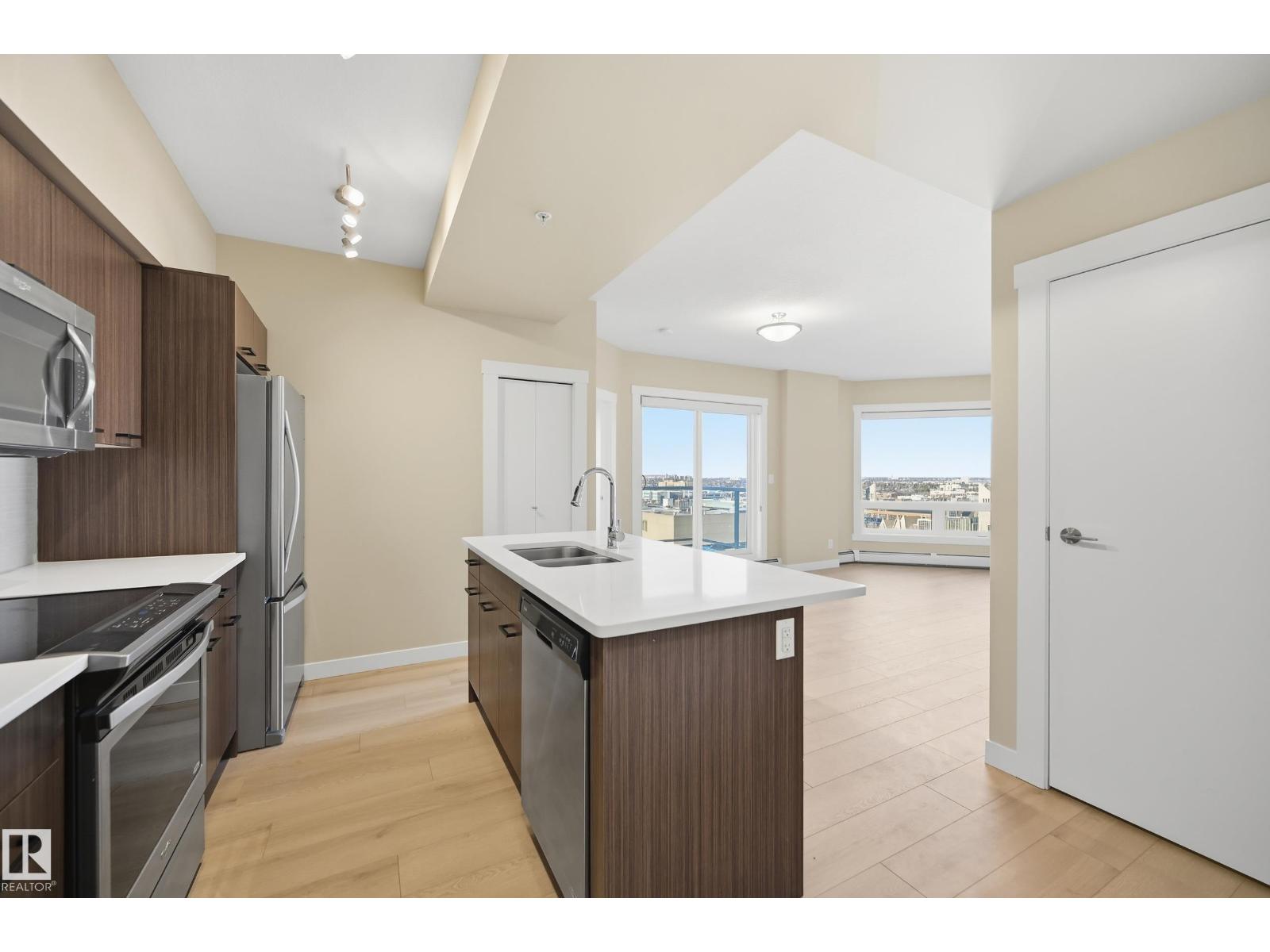 #1306 10410 102 AV NW, Edmonton