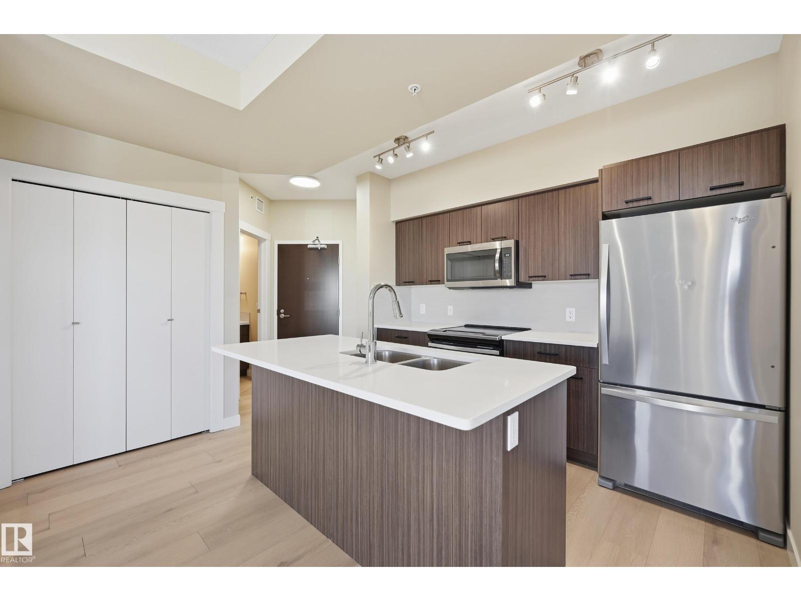 #1306 10410 102 AV NW, Edmonton