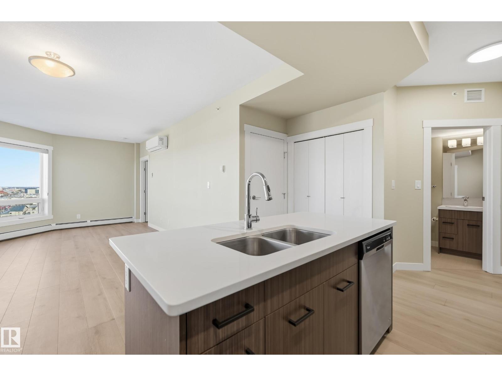 #1306 10410 102 AV NW, Edmonton