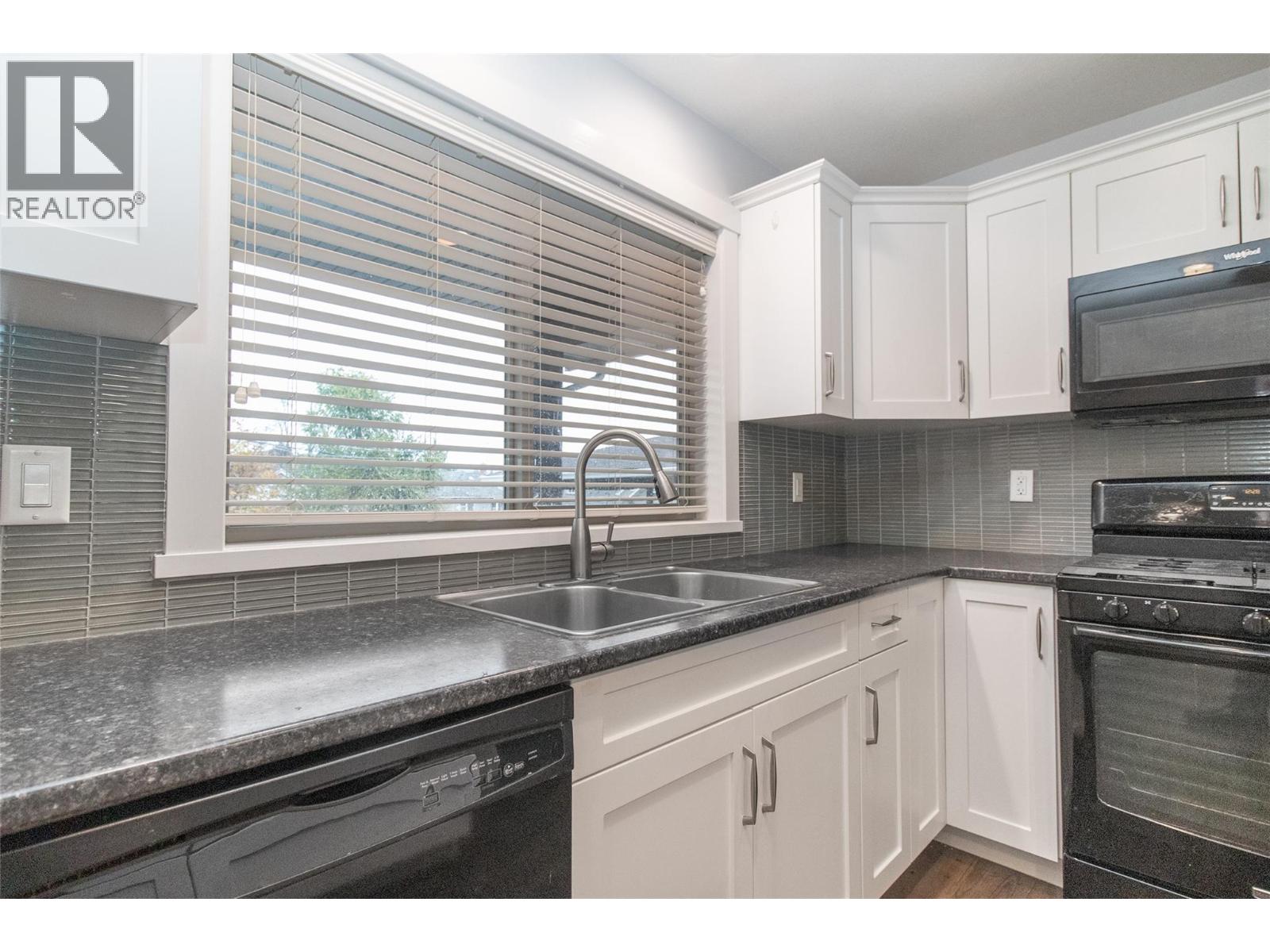  560 Christleton Avenue, Kelowna