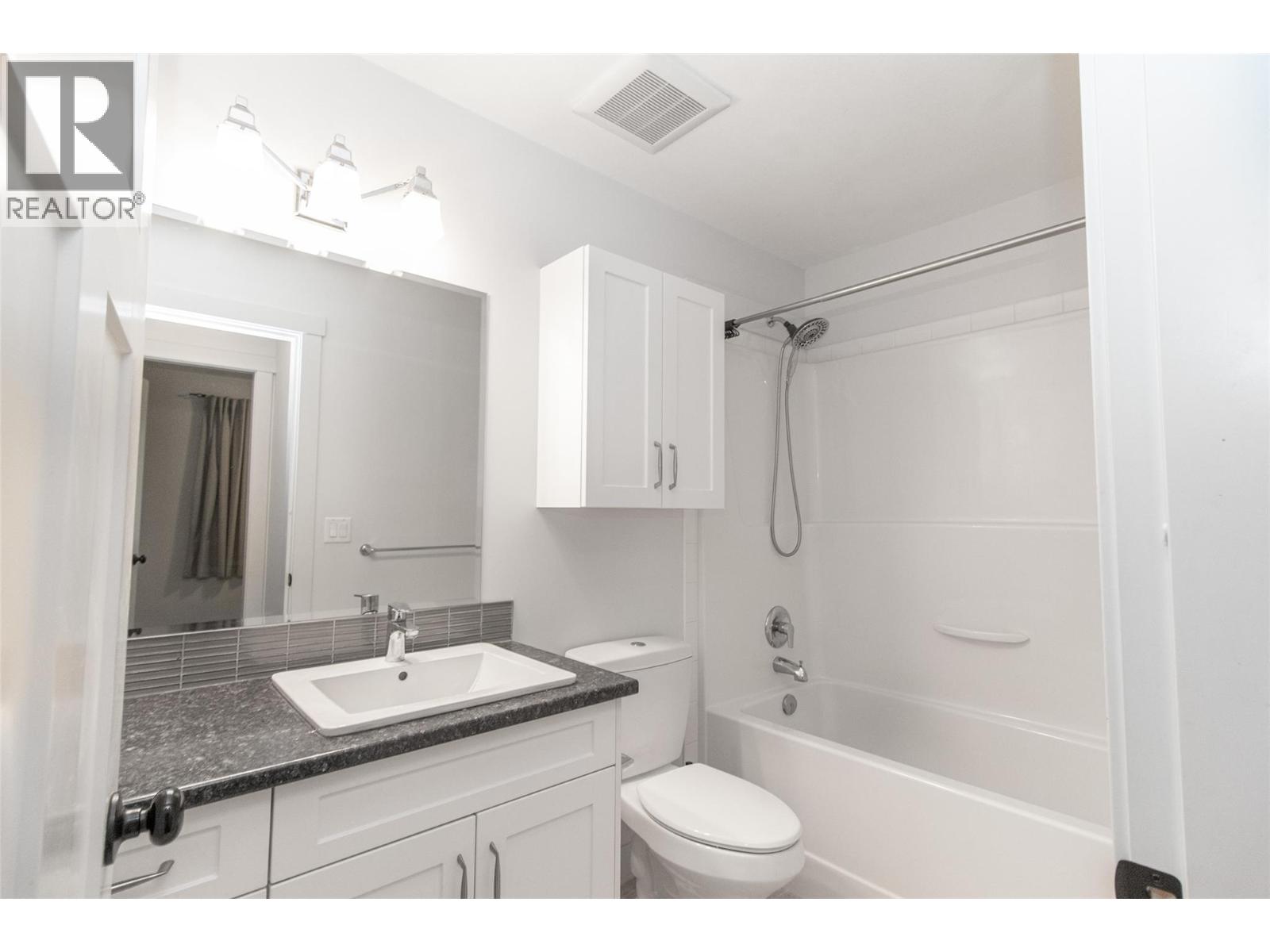  560 Christleton Avenue, Kelowna