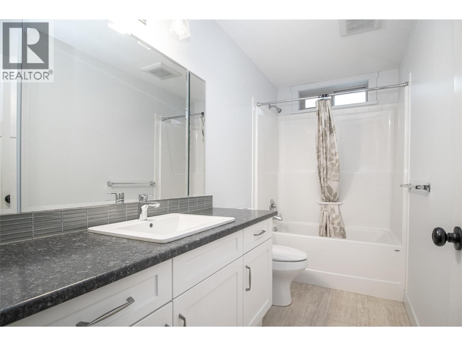  560 Christleton Avenue, Kelowna