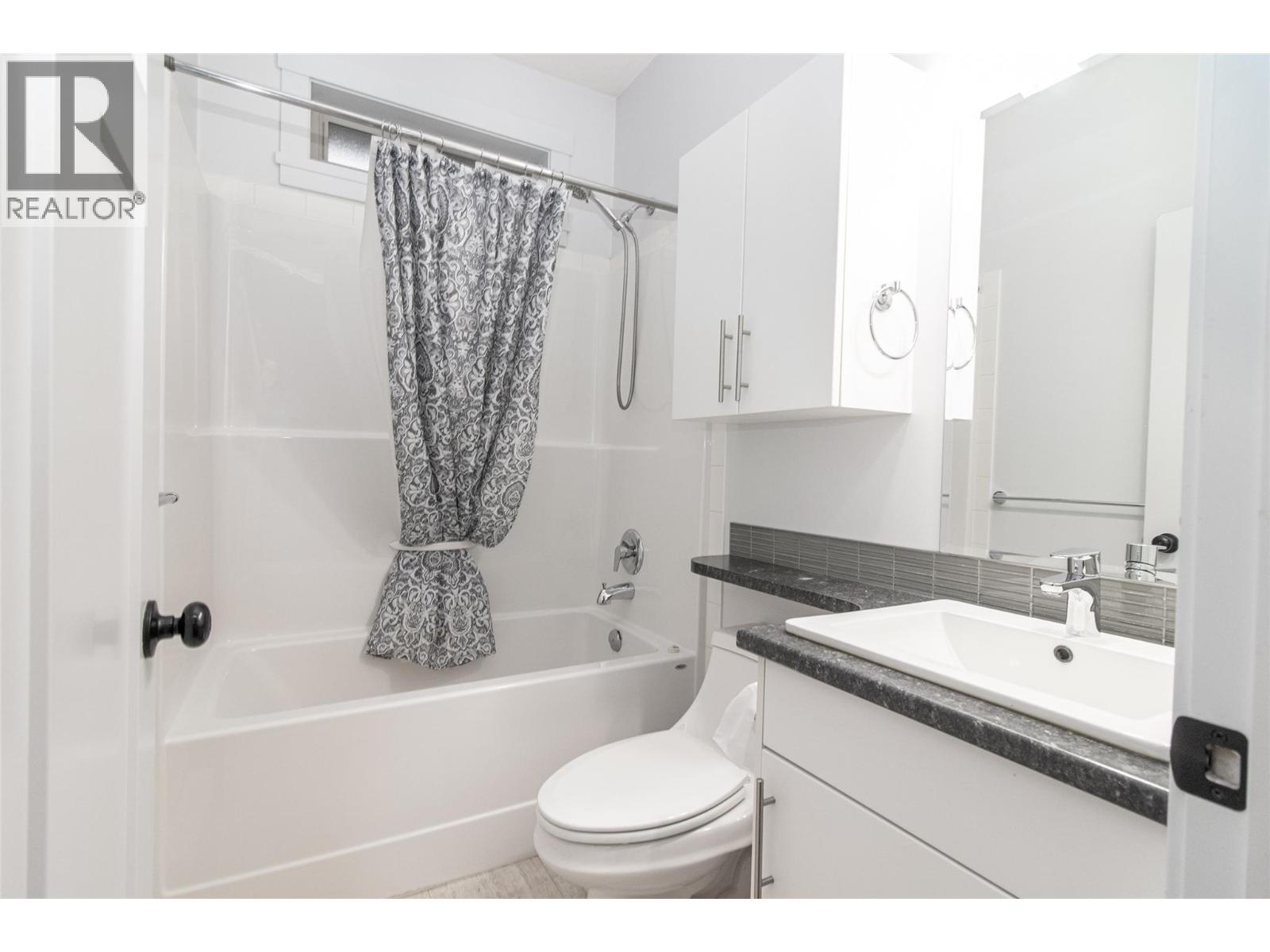  560 Christleton Avenue, Kelowna