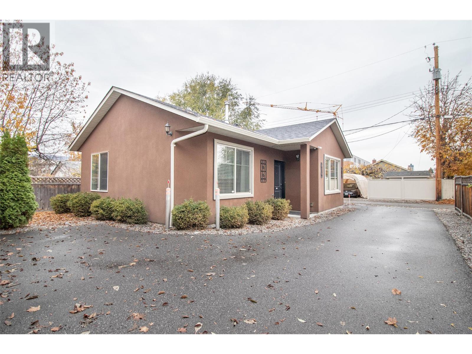  560 Christleton Avenue, Kelowna