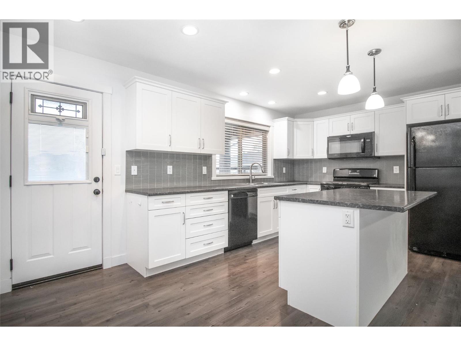  560 Christleton Avenue, Kelowna