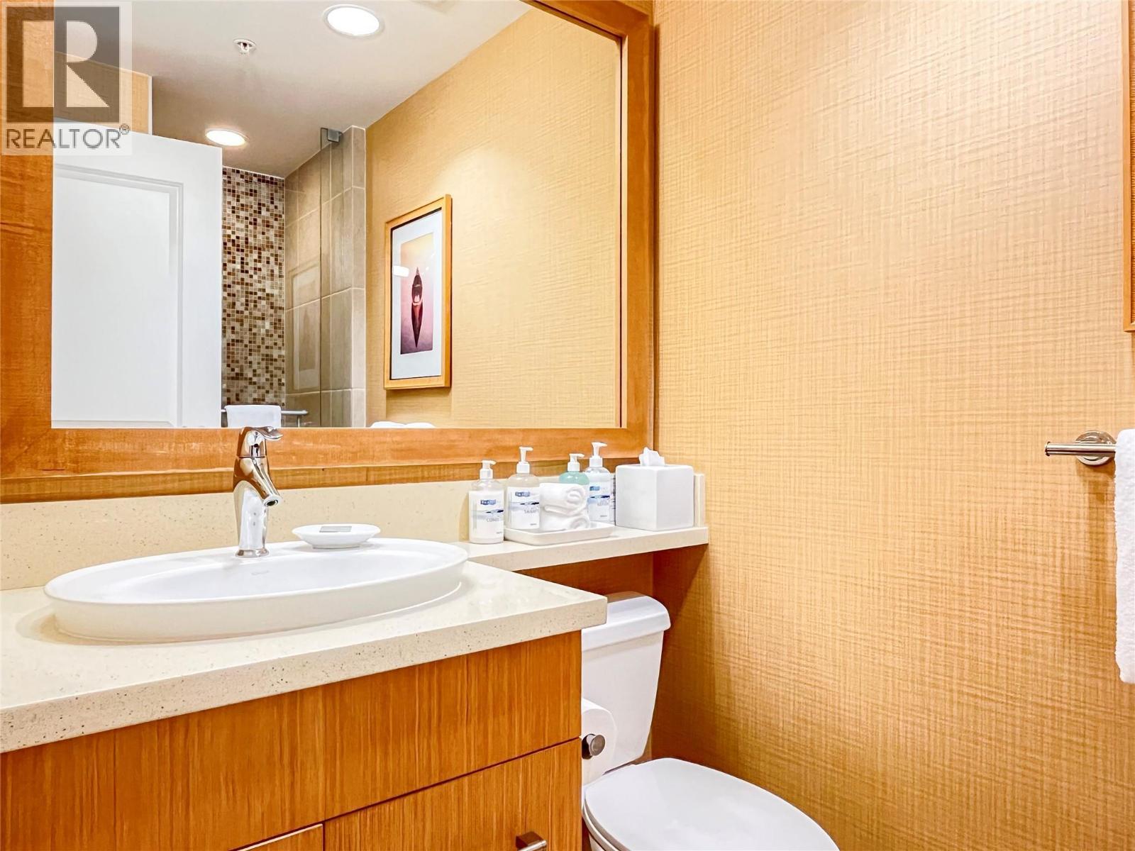 15 Park Place Unit# 201, Osoyoos