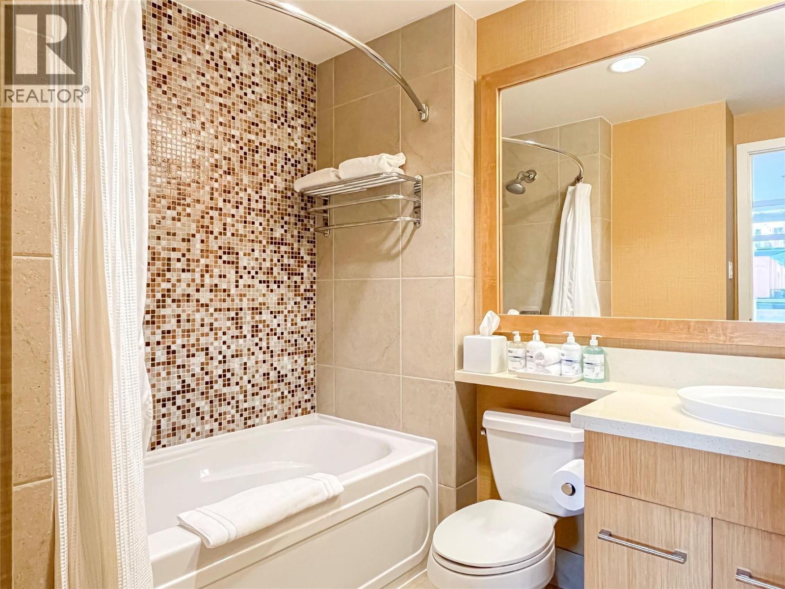 15 Park Place Unit# 201, Osoyoos