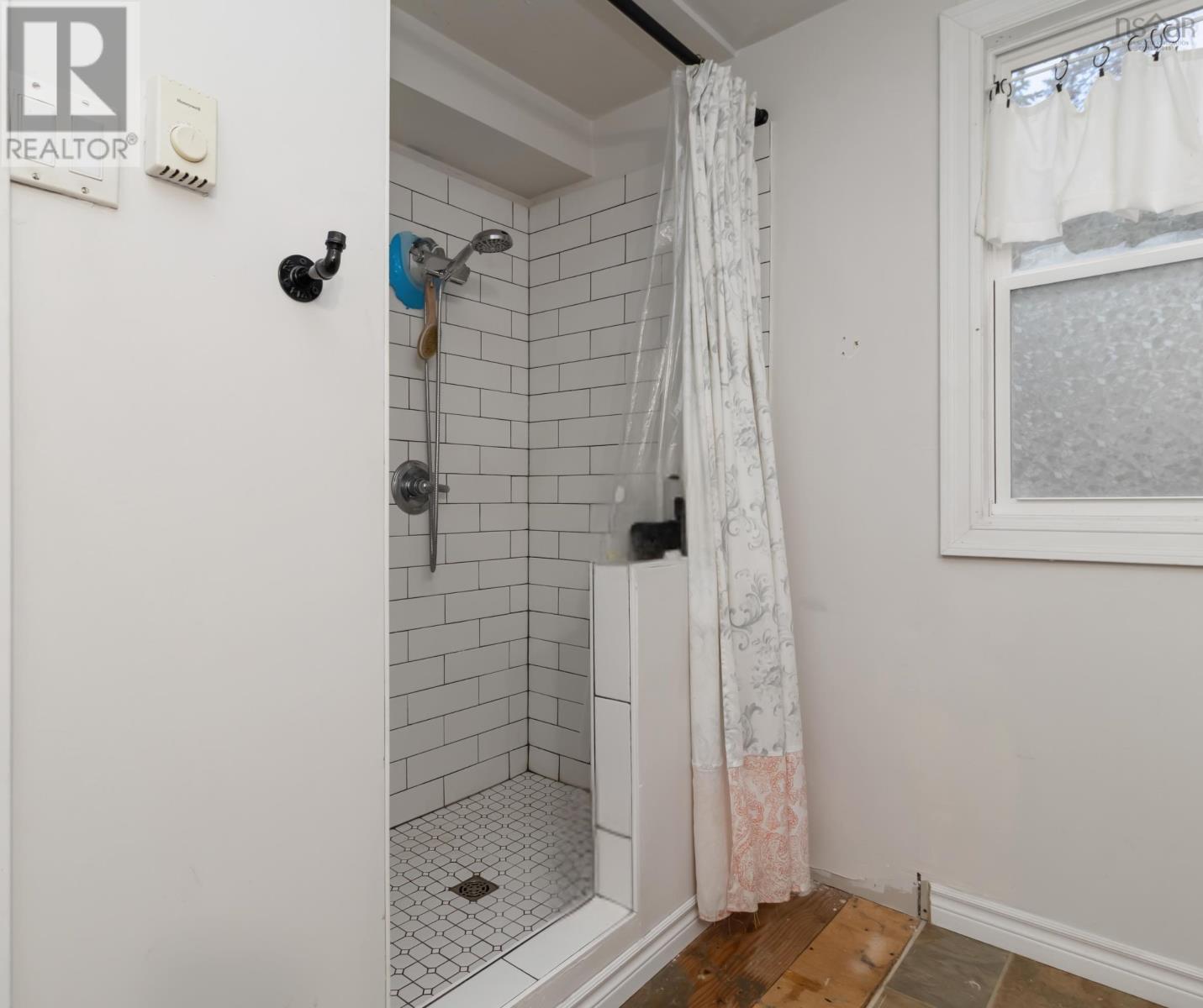 Property 16 of 31 of 379 Bissett Road