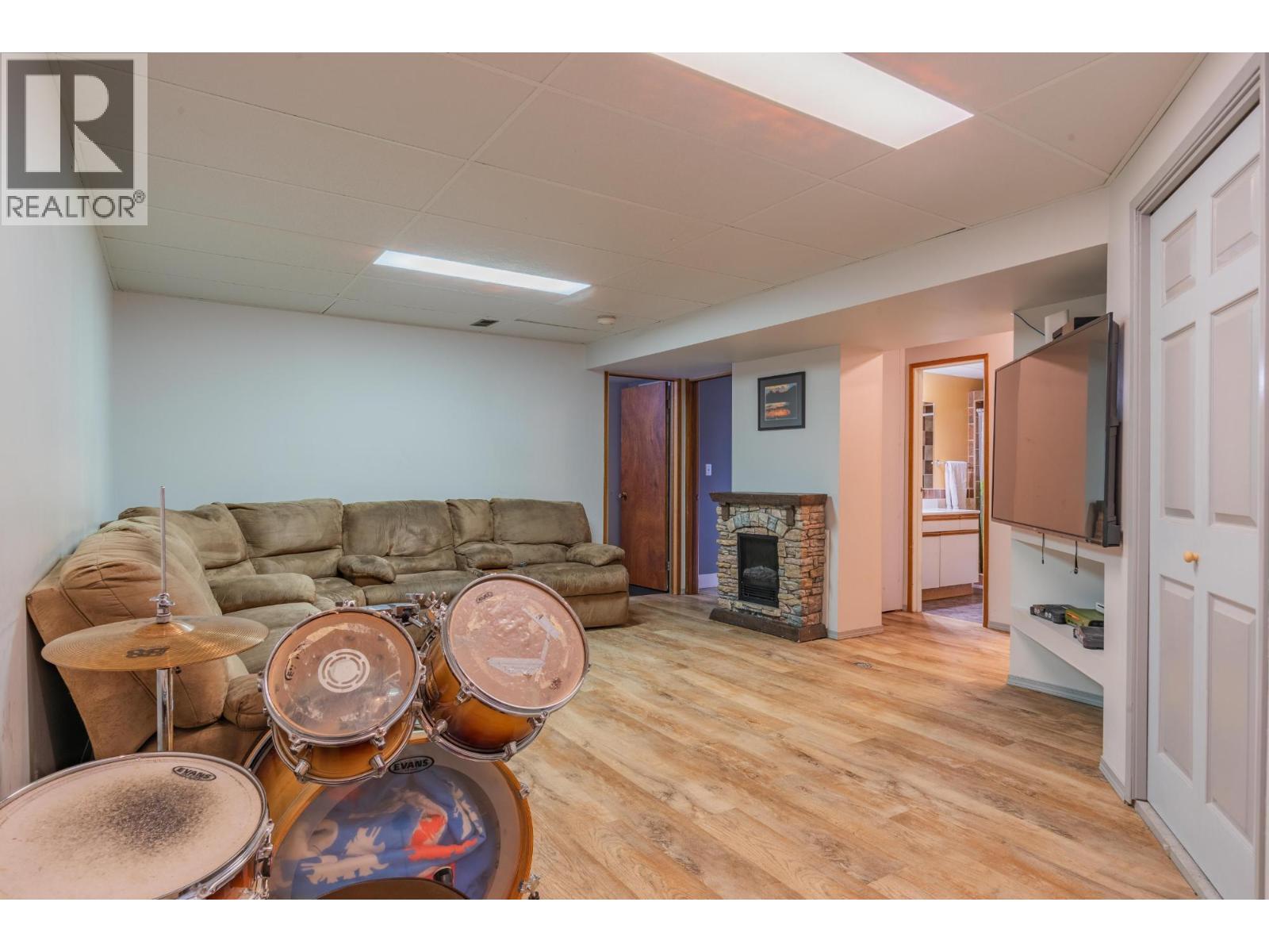 110 CEDAR Avenue, Fruitvale