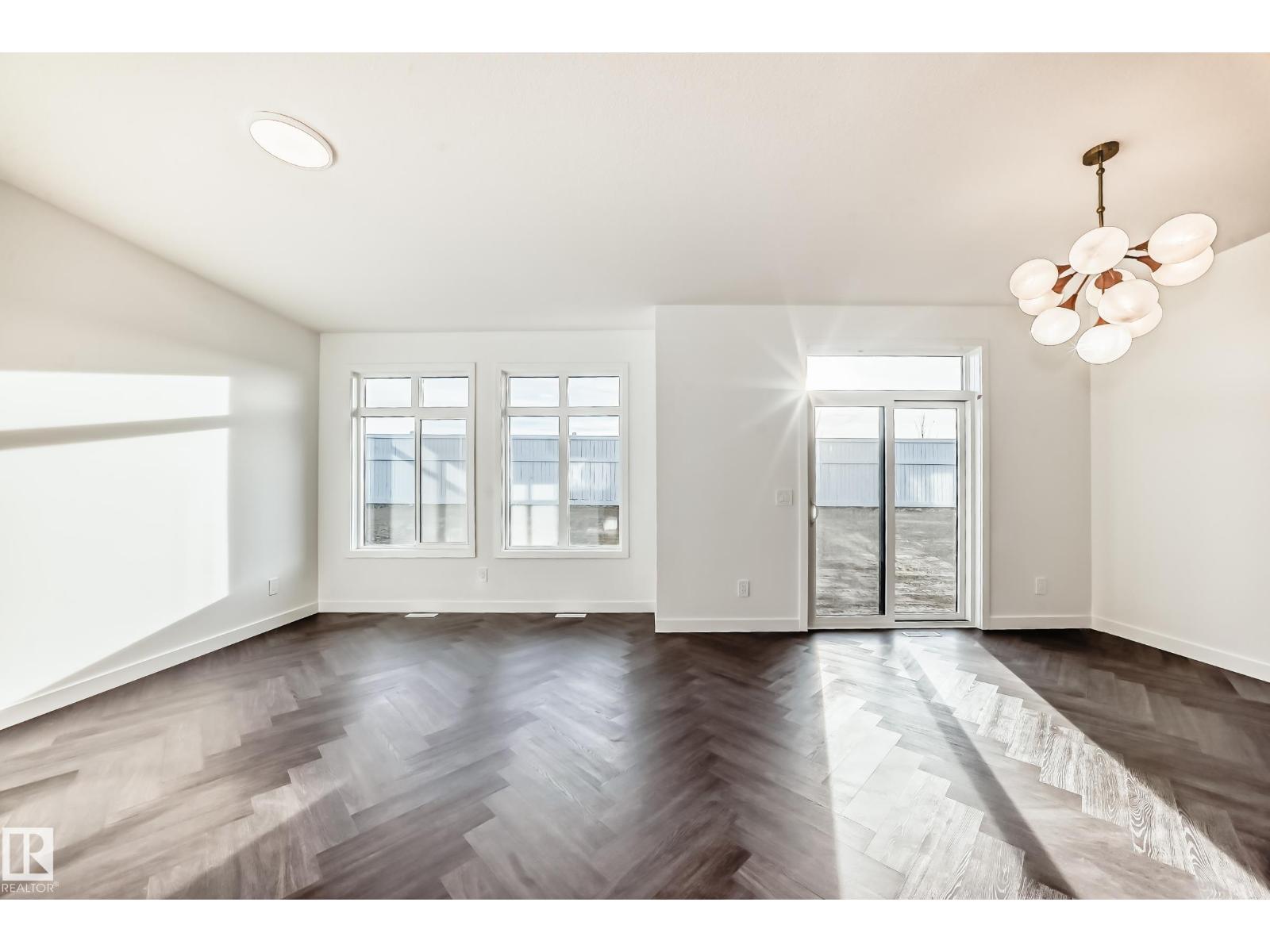 33 Chartres CL, St. Albert