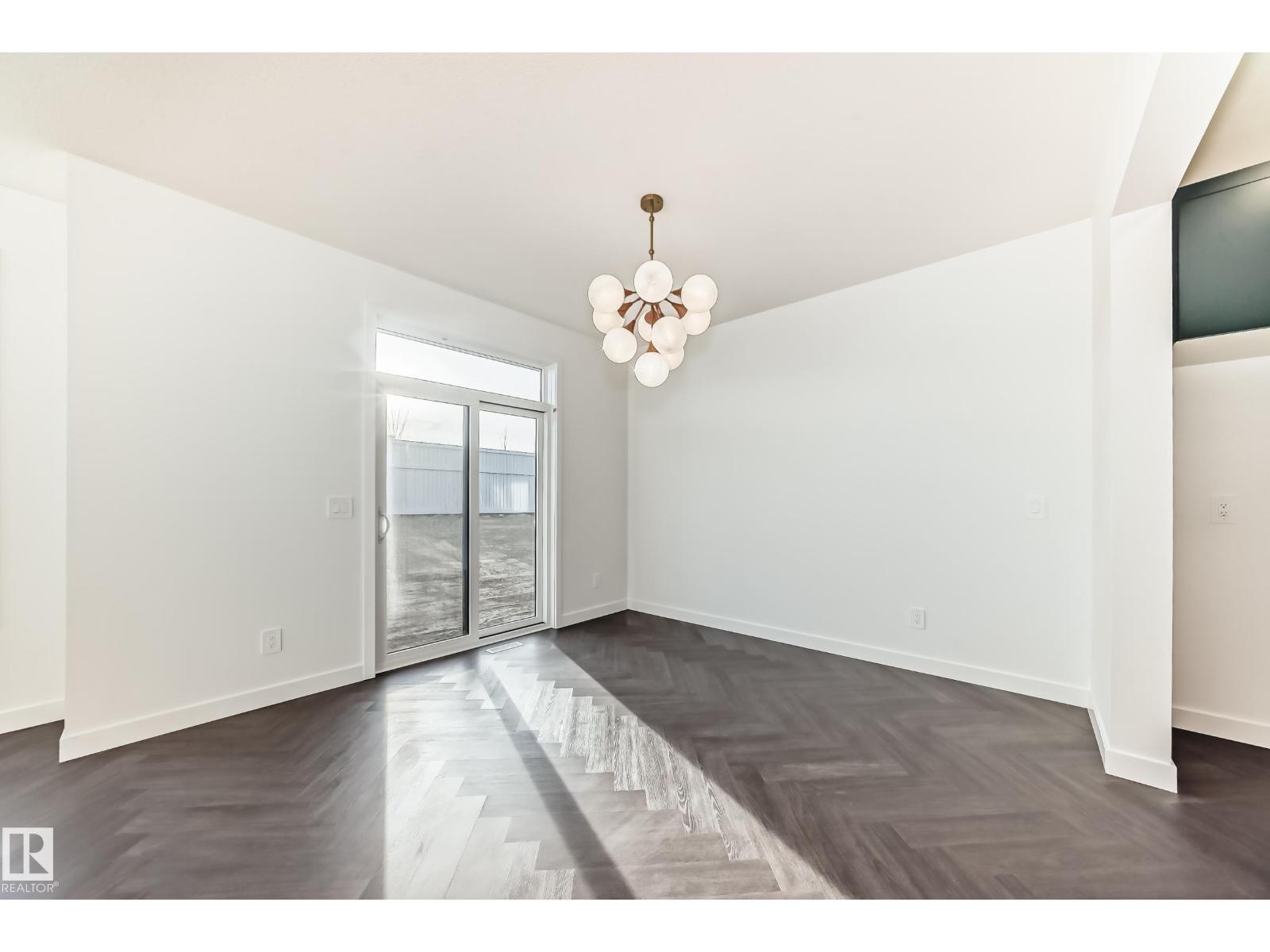 33 Chartres CL, St. Albert