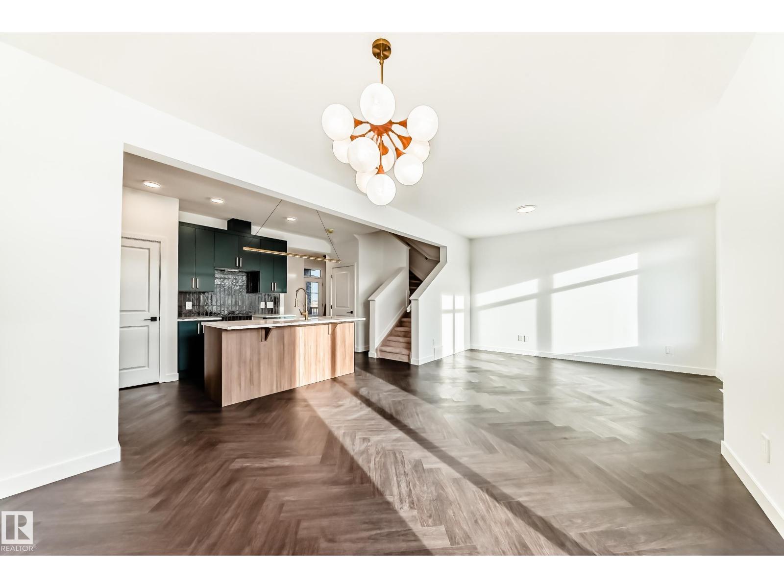 33 Chartres CL, St. Albert