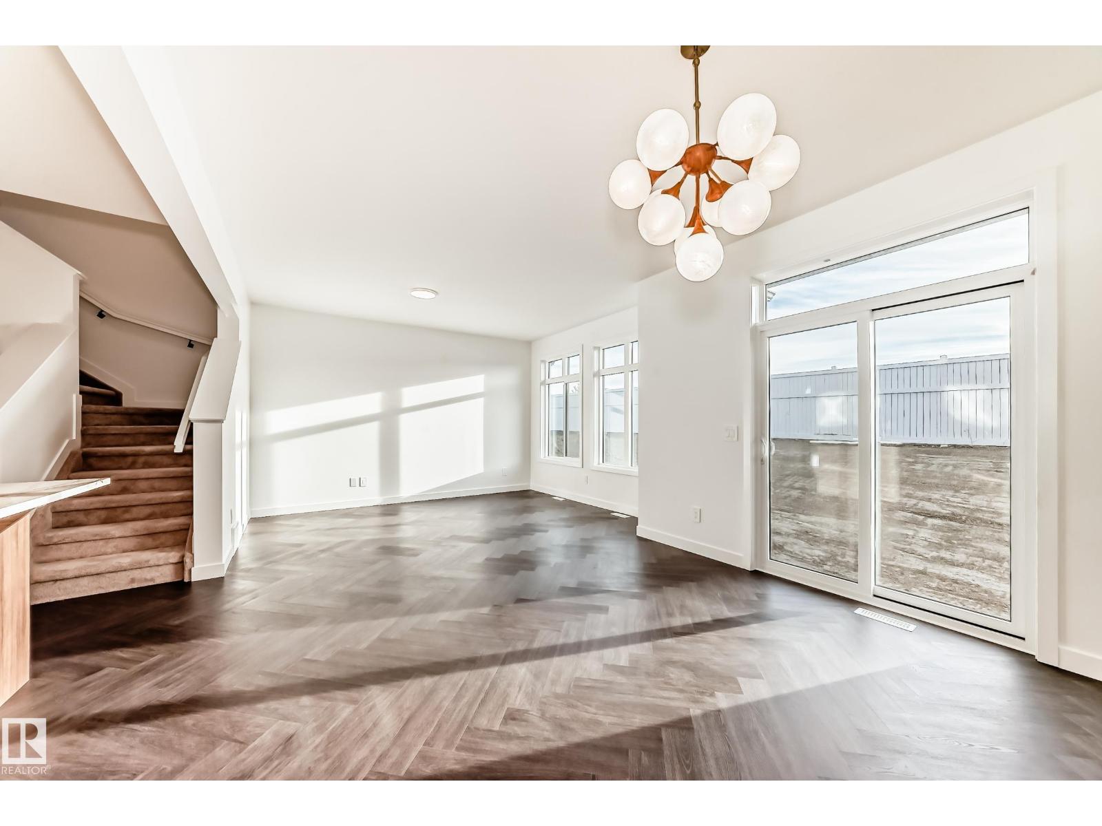 33 Chartres CL, St. Albert