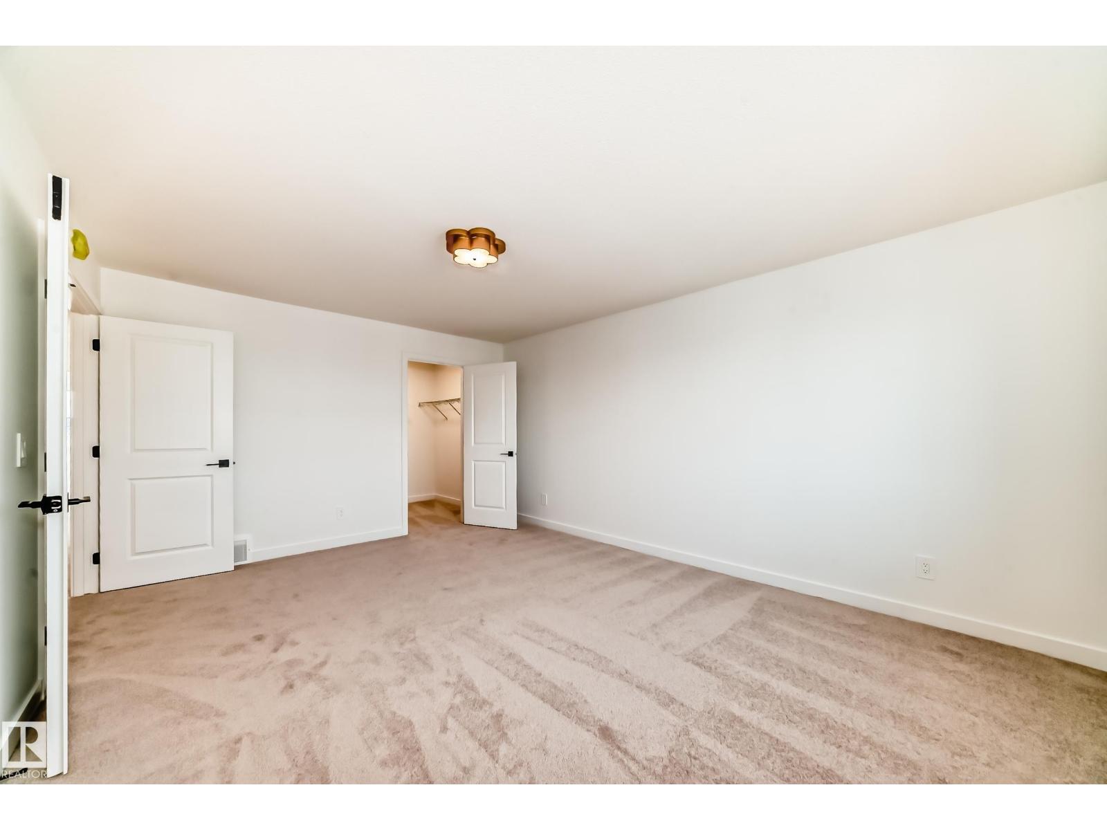 33 Chartres CL, St. Albert