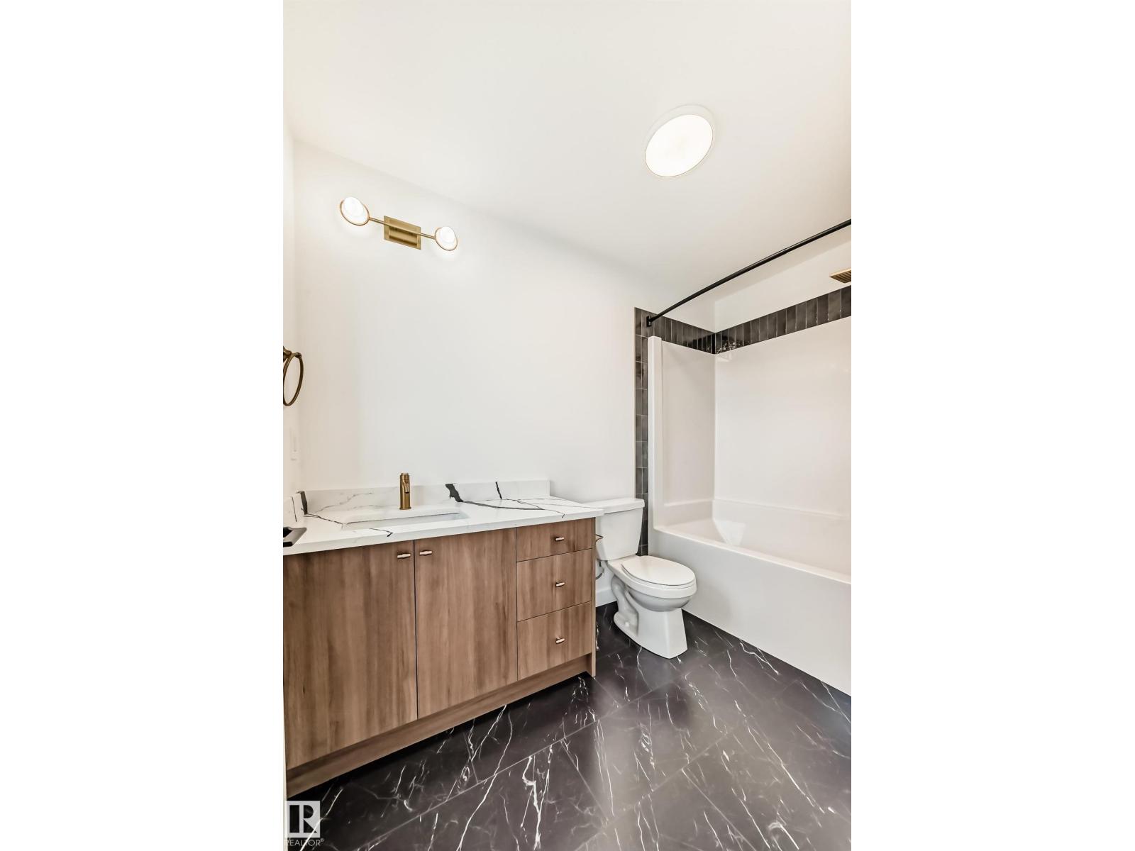 33 Chartres CL, St. Albert