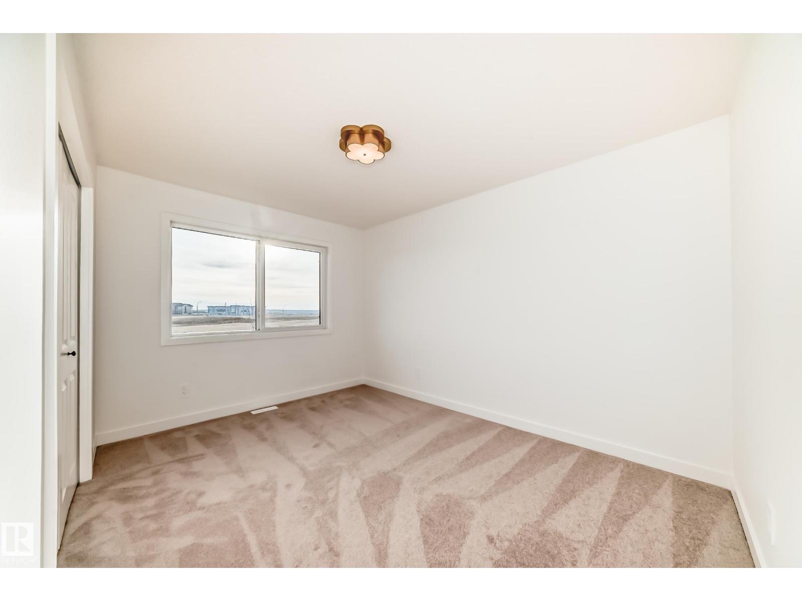 33 Chartres CL, St. Albert