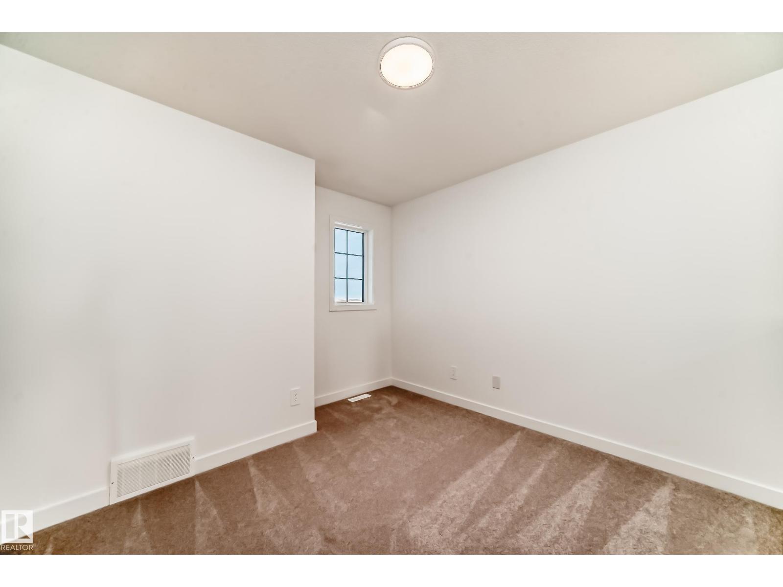 33 Chartres CL, St. Albert