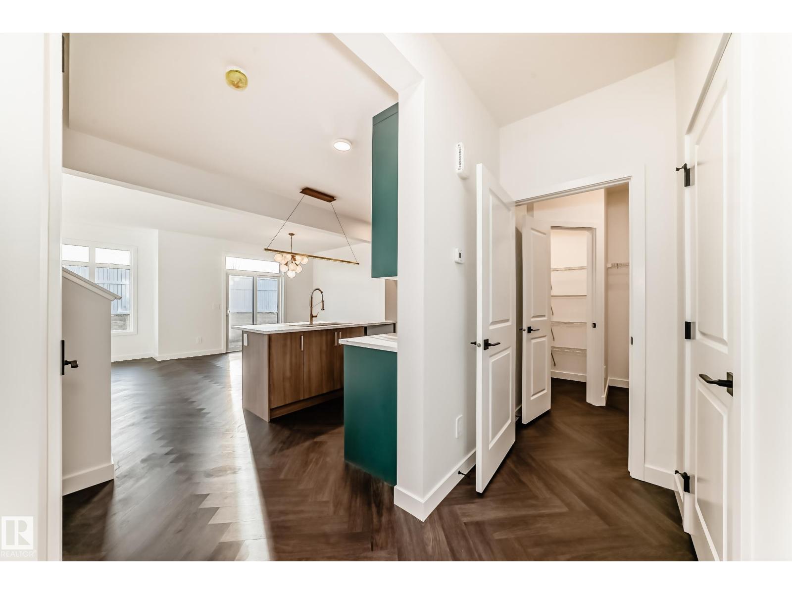 33 Chartres CL, St. Albert