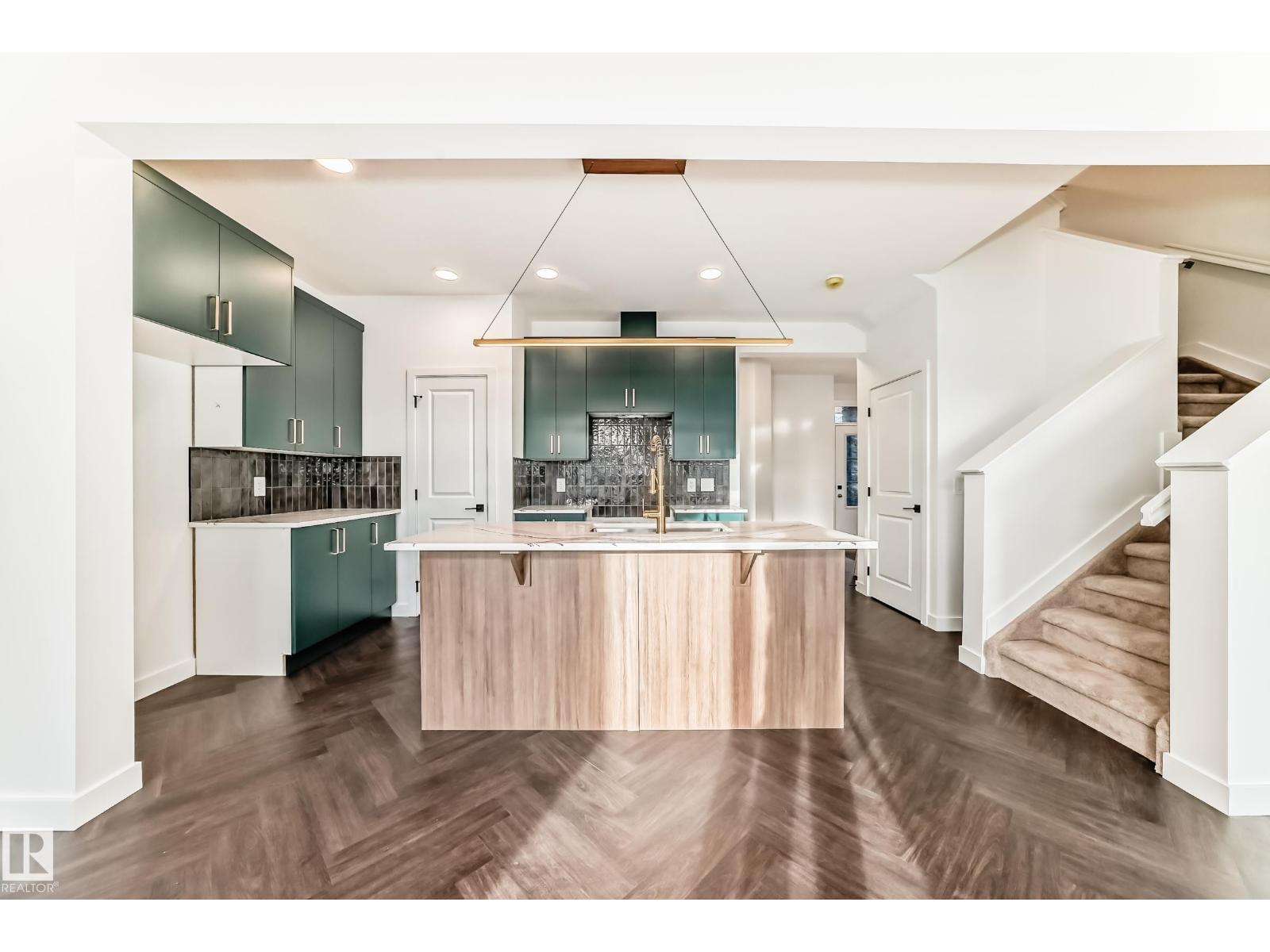 33 Chartres CL, St. Albert