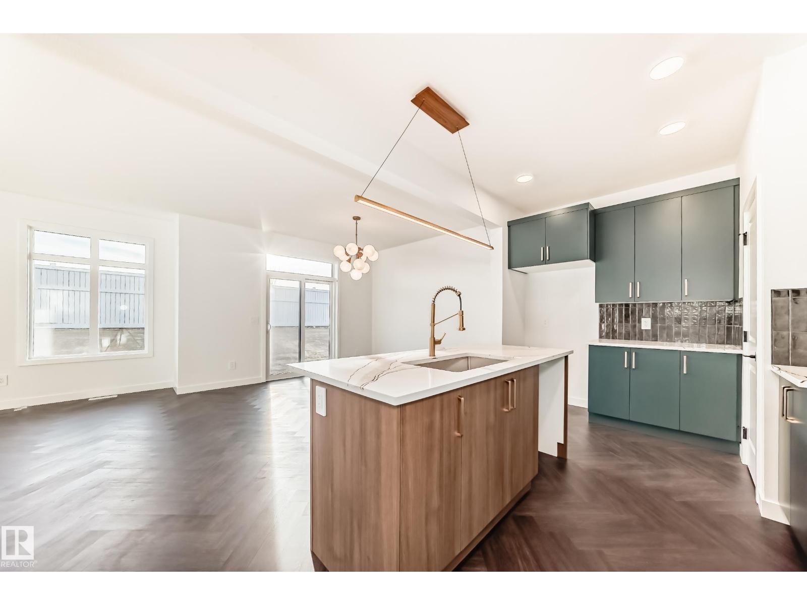 33 Chartres CL, St. Albert