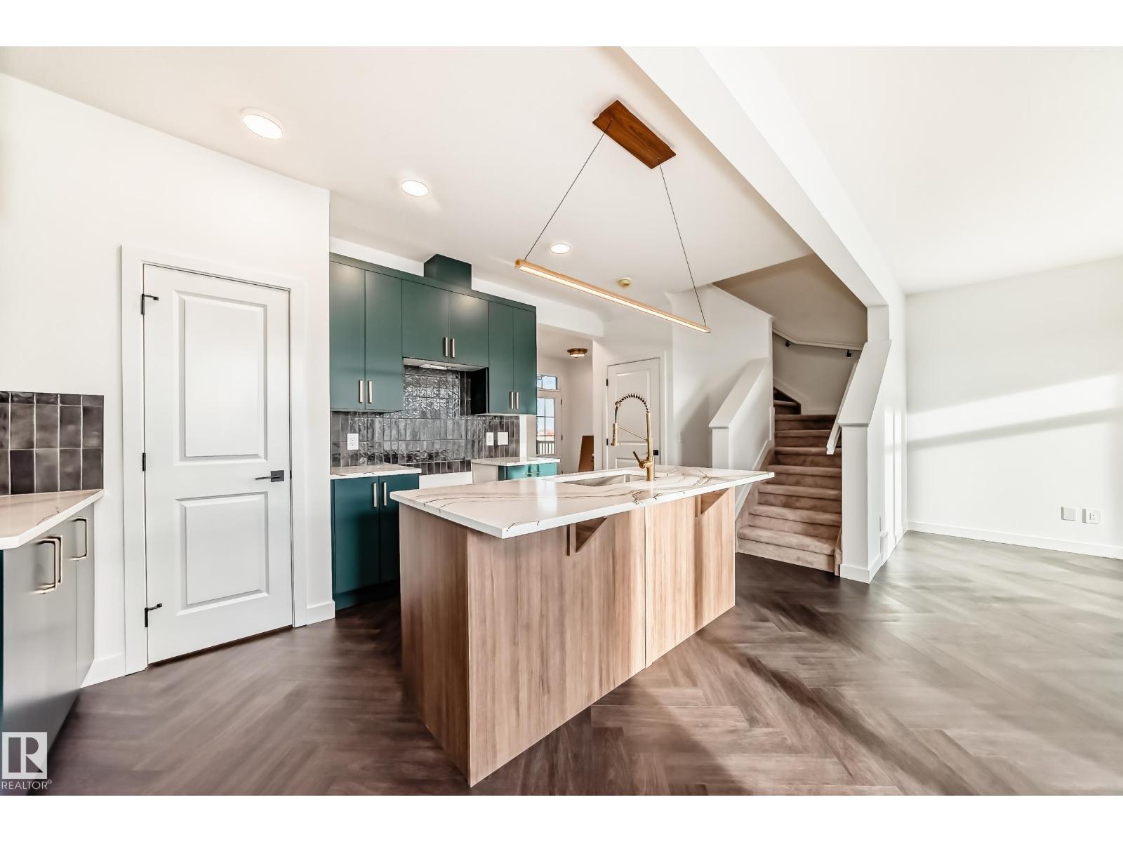 33 Chartres CL, St. Albert