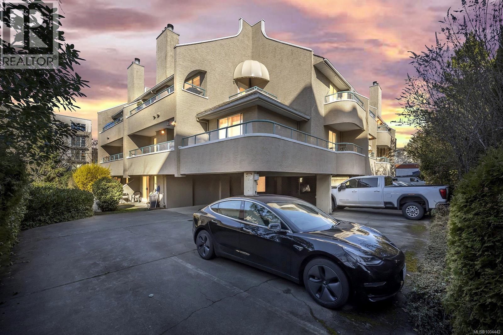 206 1223 Johnson Street, Victoria